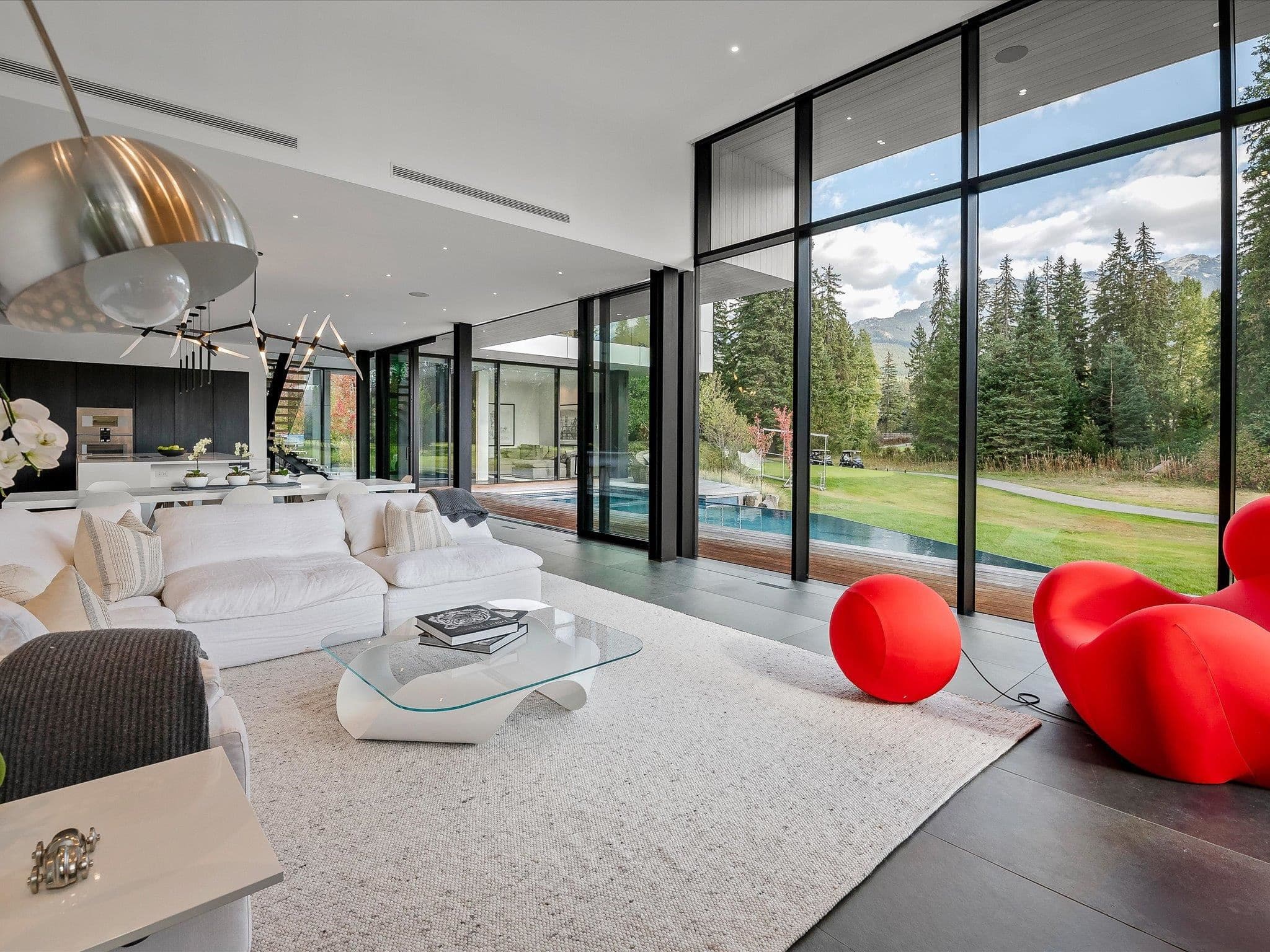 8080 Cypress Place, Whistler, V8E 1J9 — photo 4