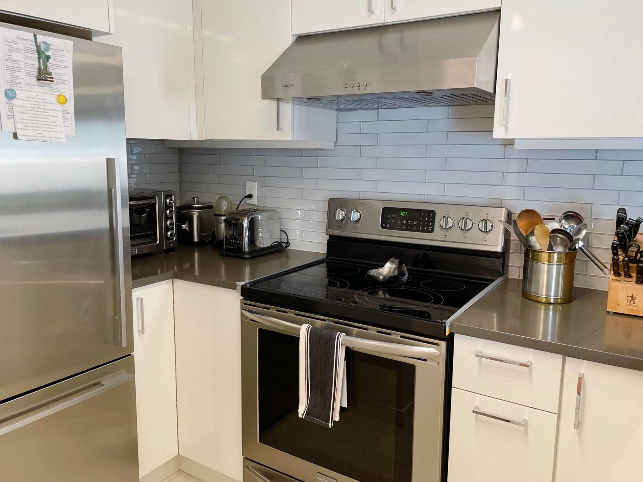 204 - 3333 W 4th Avenue, Vancouver, V6R 4R9 — photo 2