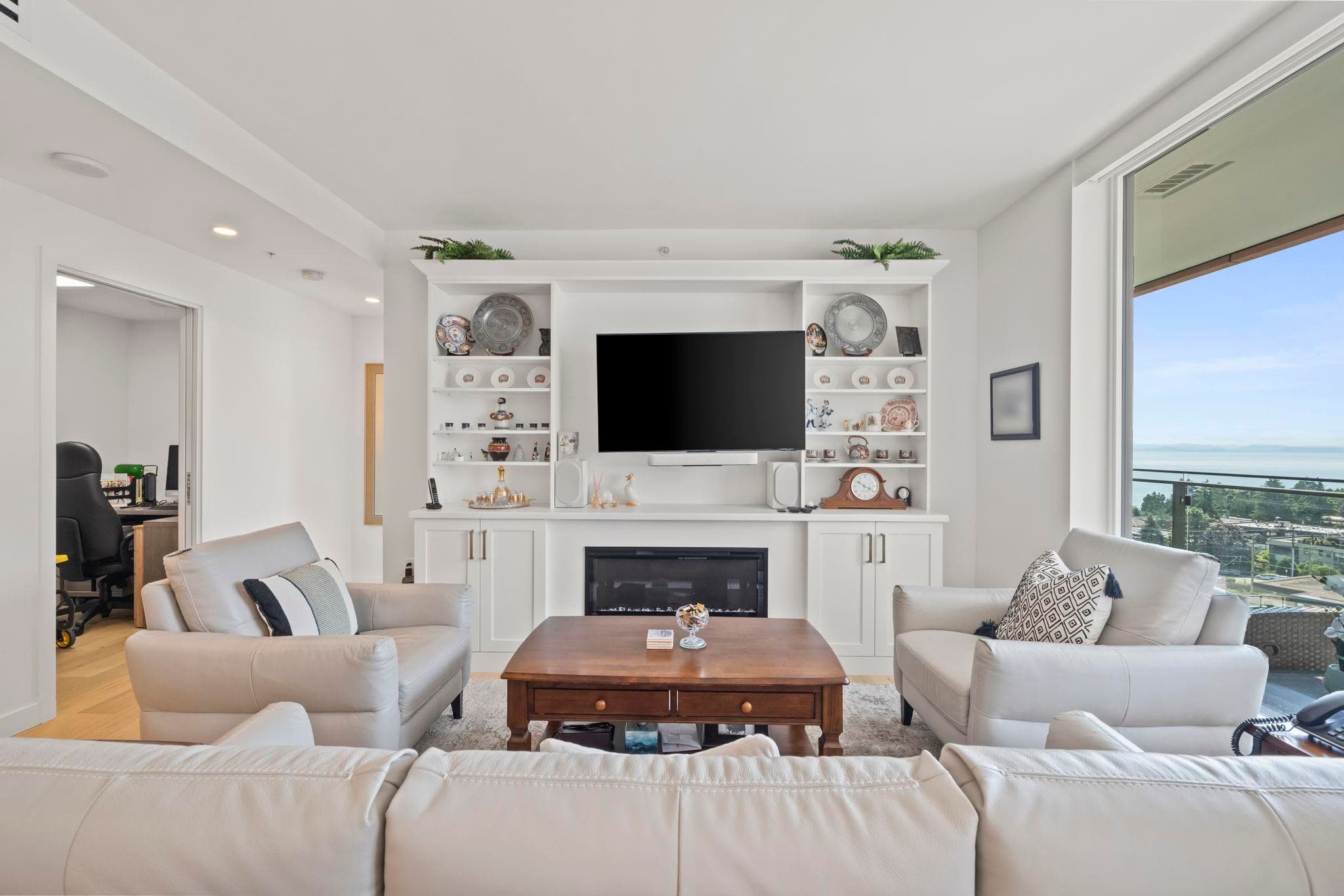 907 - 1439 George Street, White Rock, V4B 0B9 — photo 4