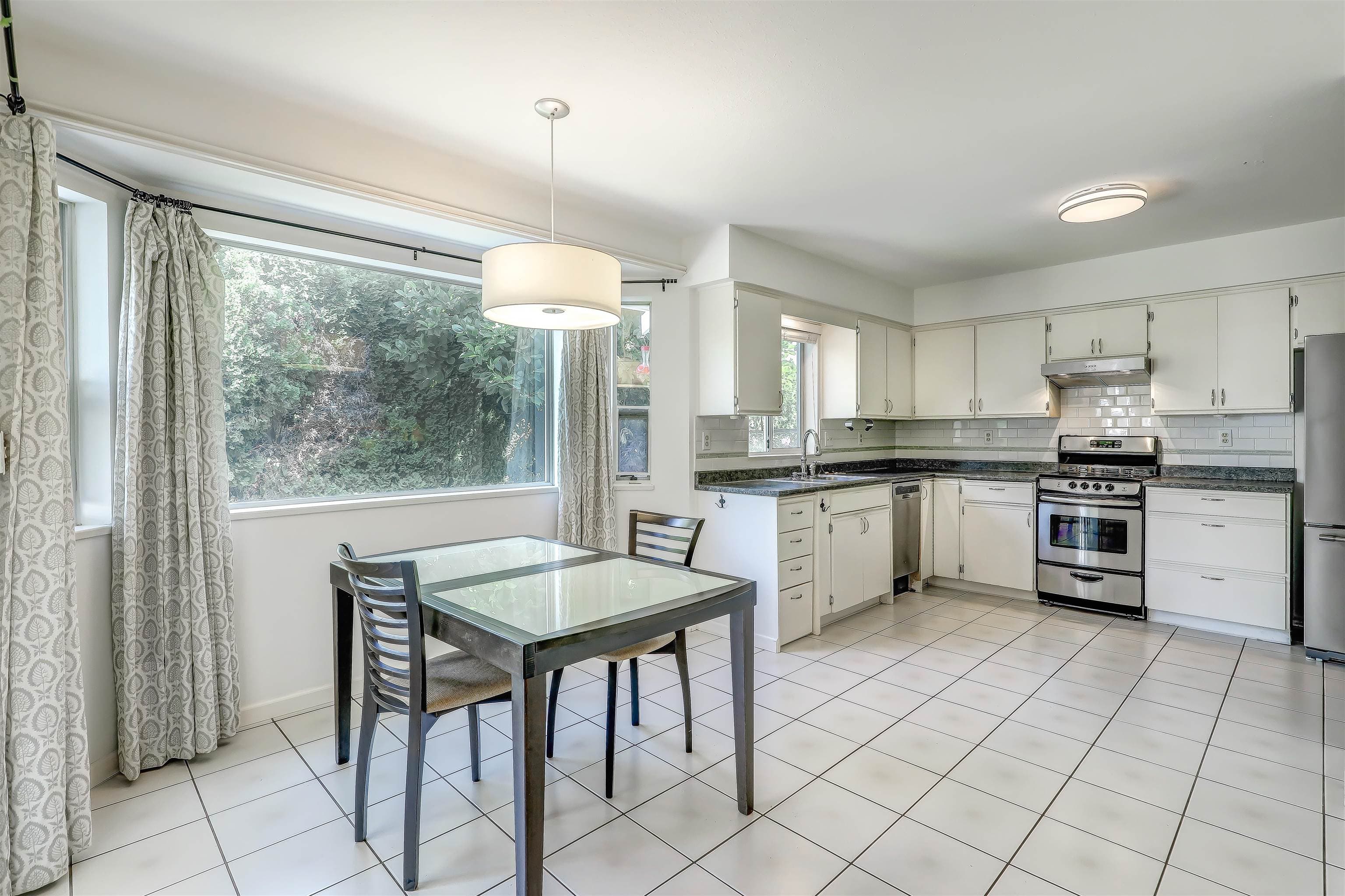 5367 Hazel Court, Delta, V4K 4G9 — photo 2