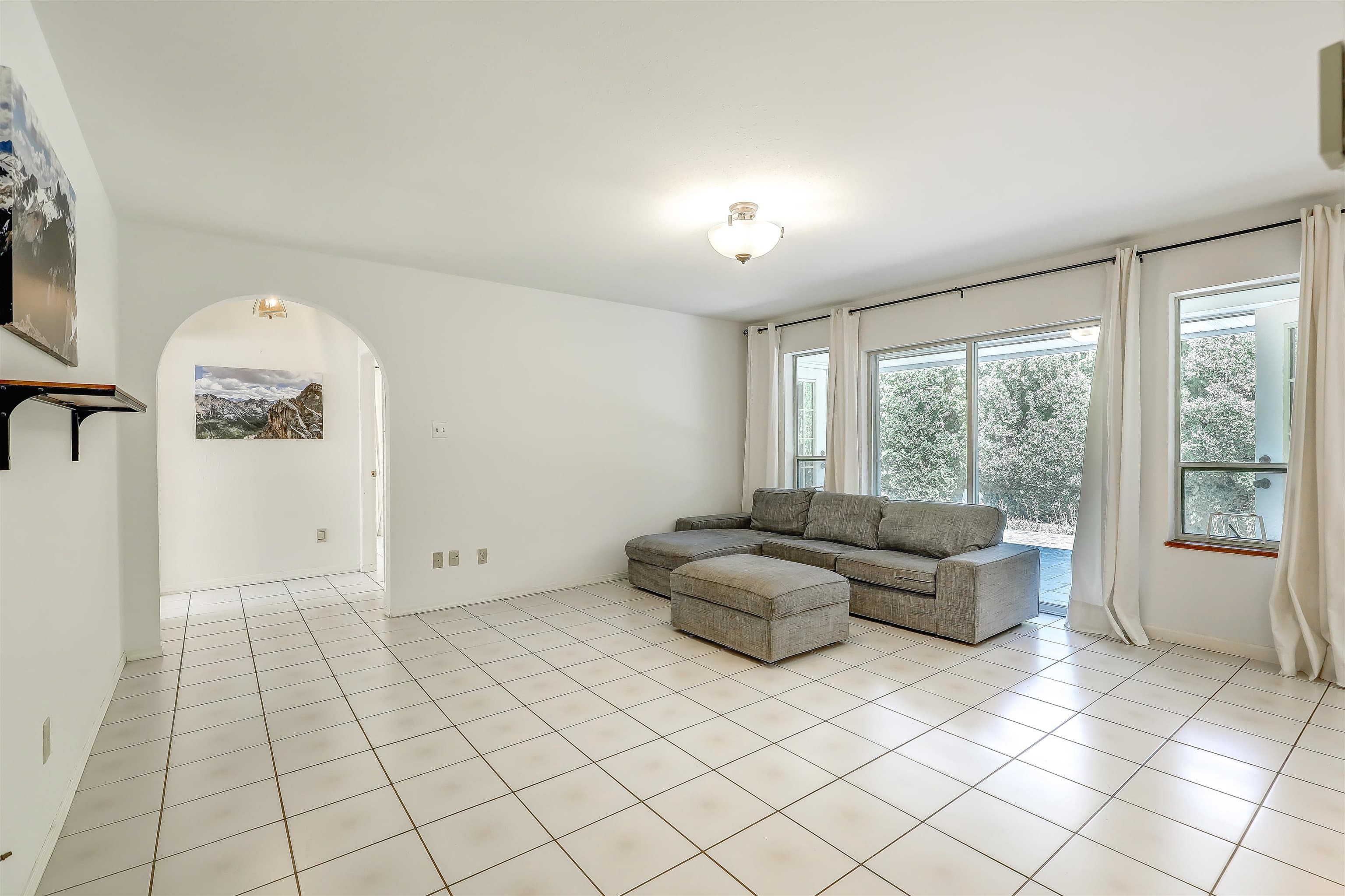 5367 Hazel Court, Delta, V4K 4G9 — photo 3