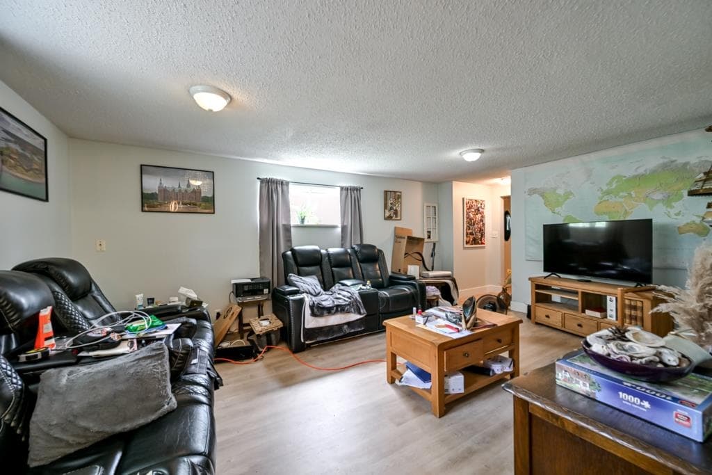 14677 111 Avenue, Surrey, V3R 2C2 — photo 5