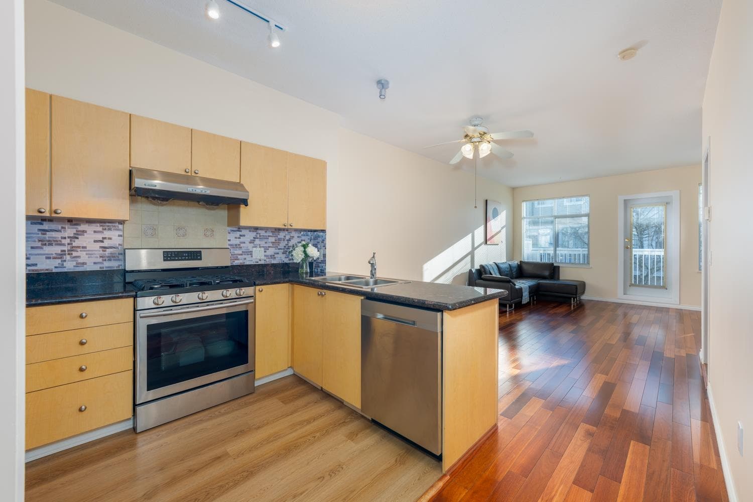 22 - 6333 No. 1 Road, Richmond, V7C 1T4 — photo 3