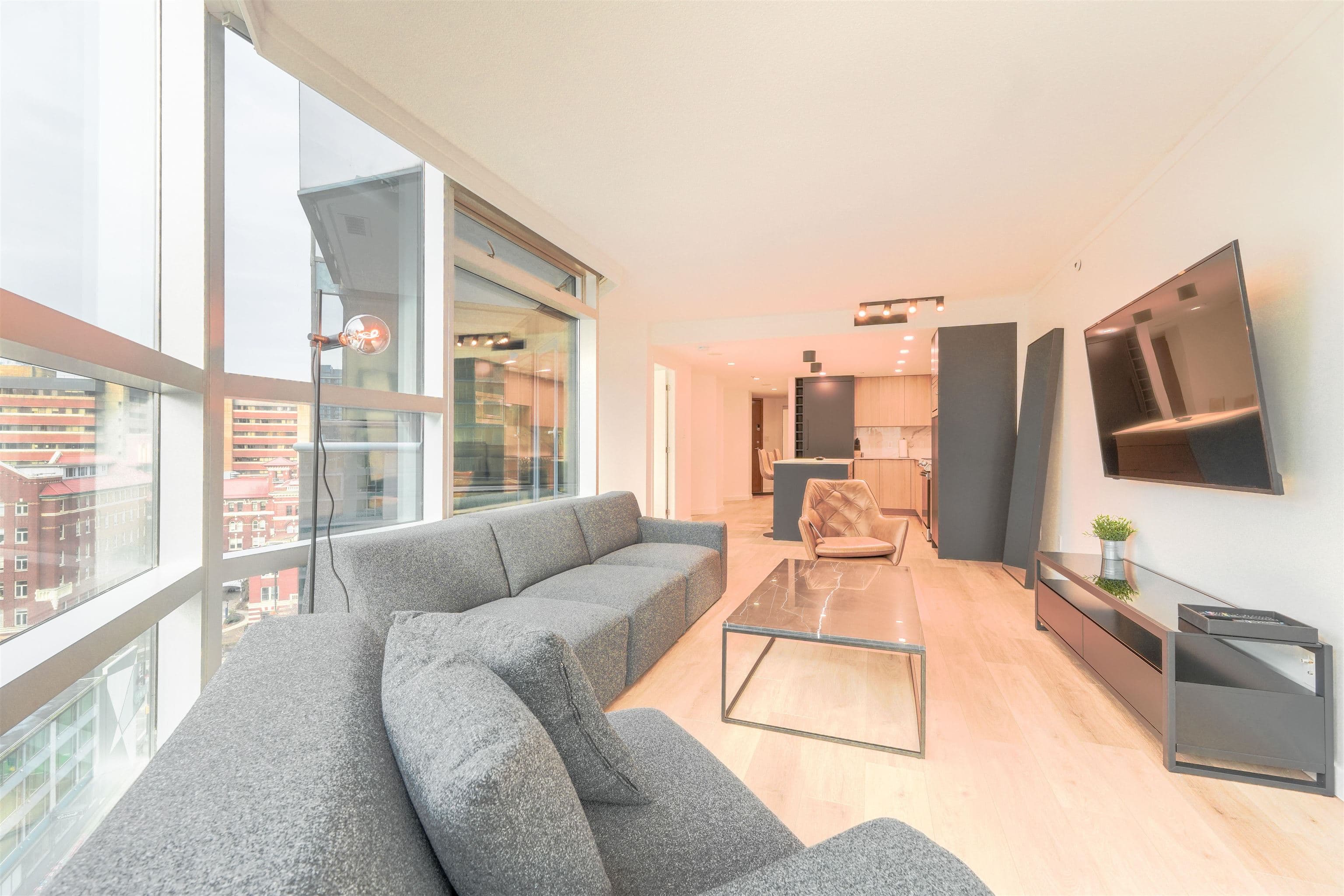 1050 Burrard Street, Vancouver, V6Z 2S3 — photo 2