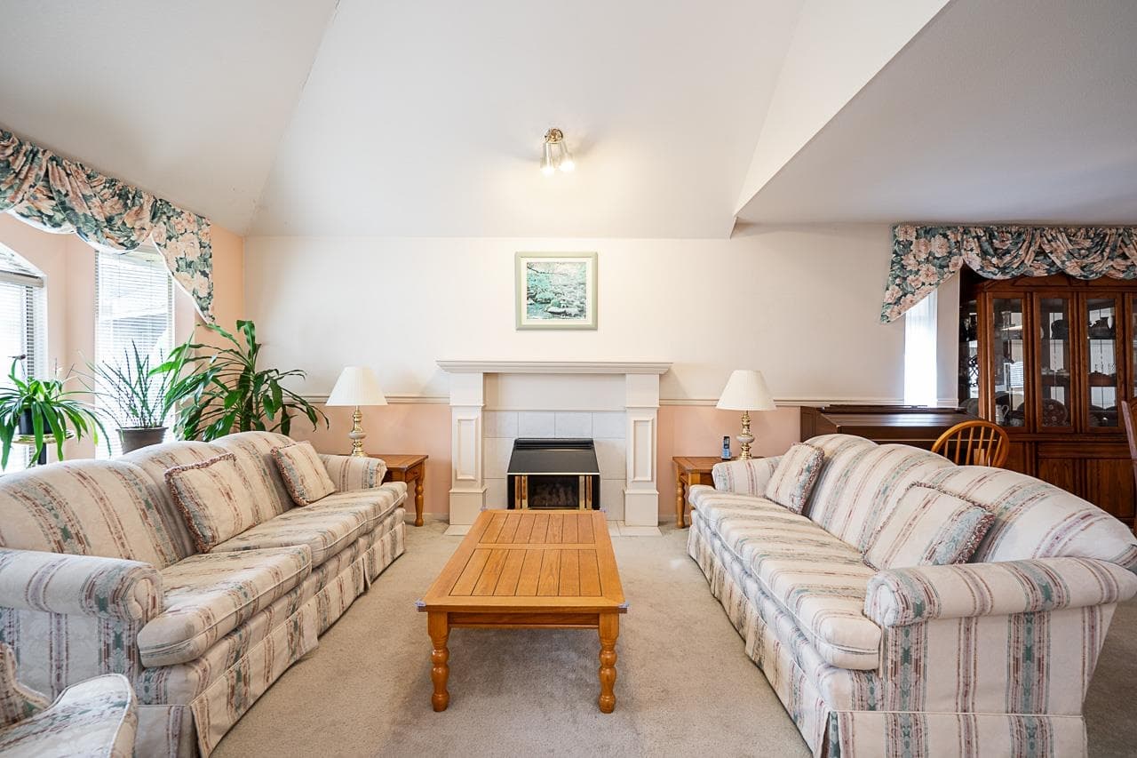 16156 94a Avenue, Surrey, V4N 3A2 — photo 5