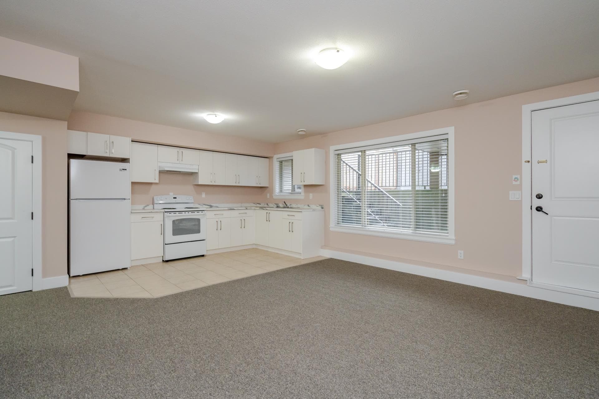 19586 72a Avenue, Surrey, V4N 3E8 — photo 3