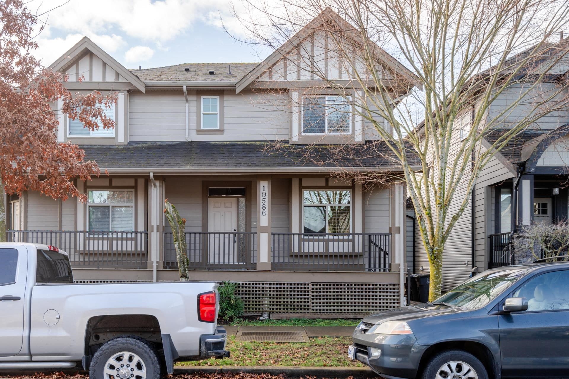 19586 72a Avenue, Surrey, V4N 3E8 — photo 1