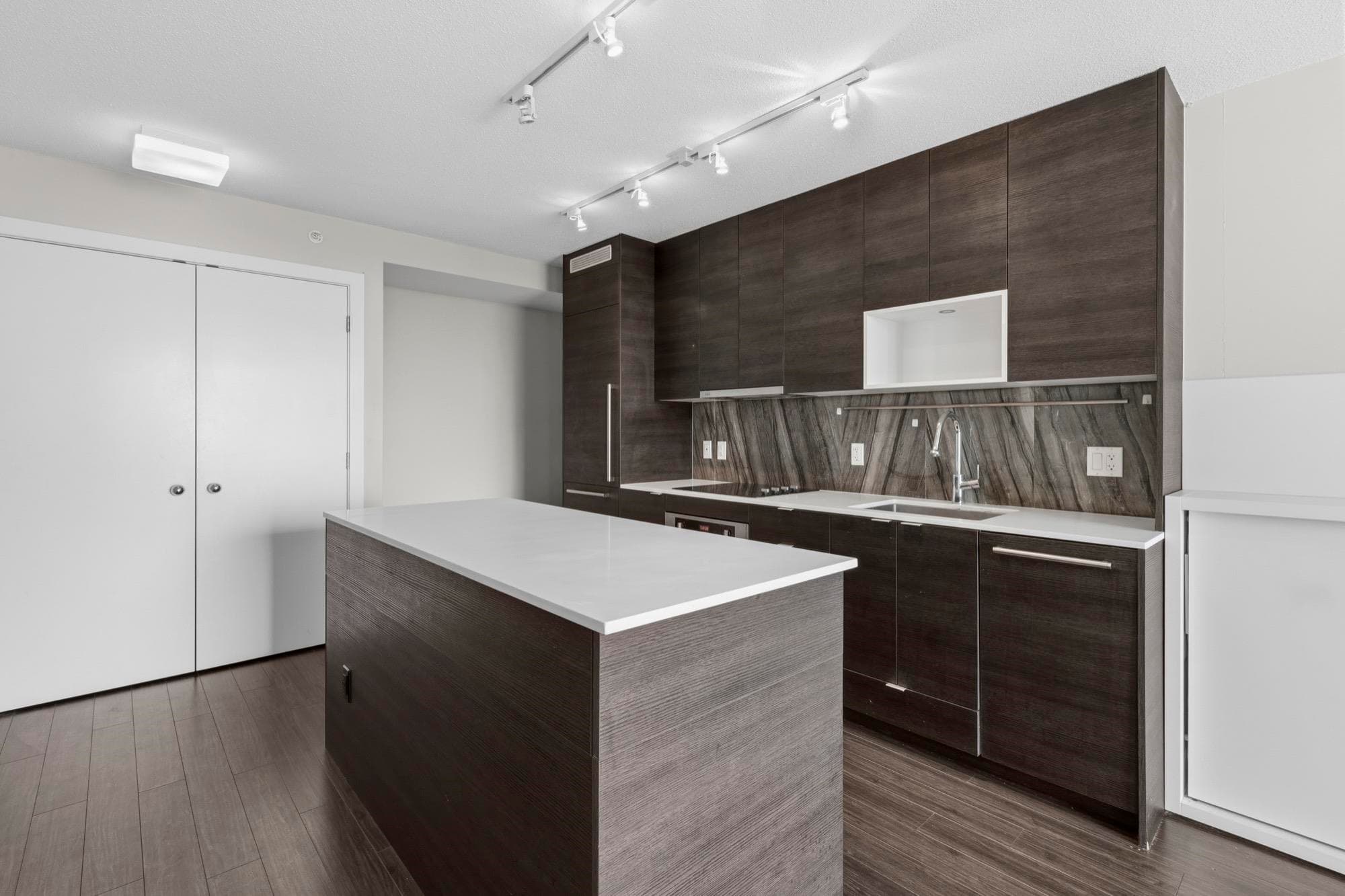 1912 - 13398 104 Avenue, Surrey, V3T 1V6 — photo 3