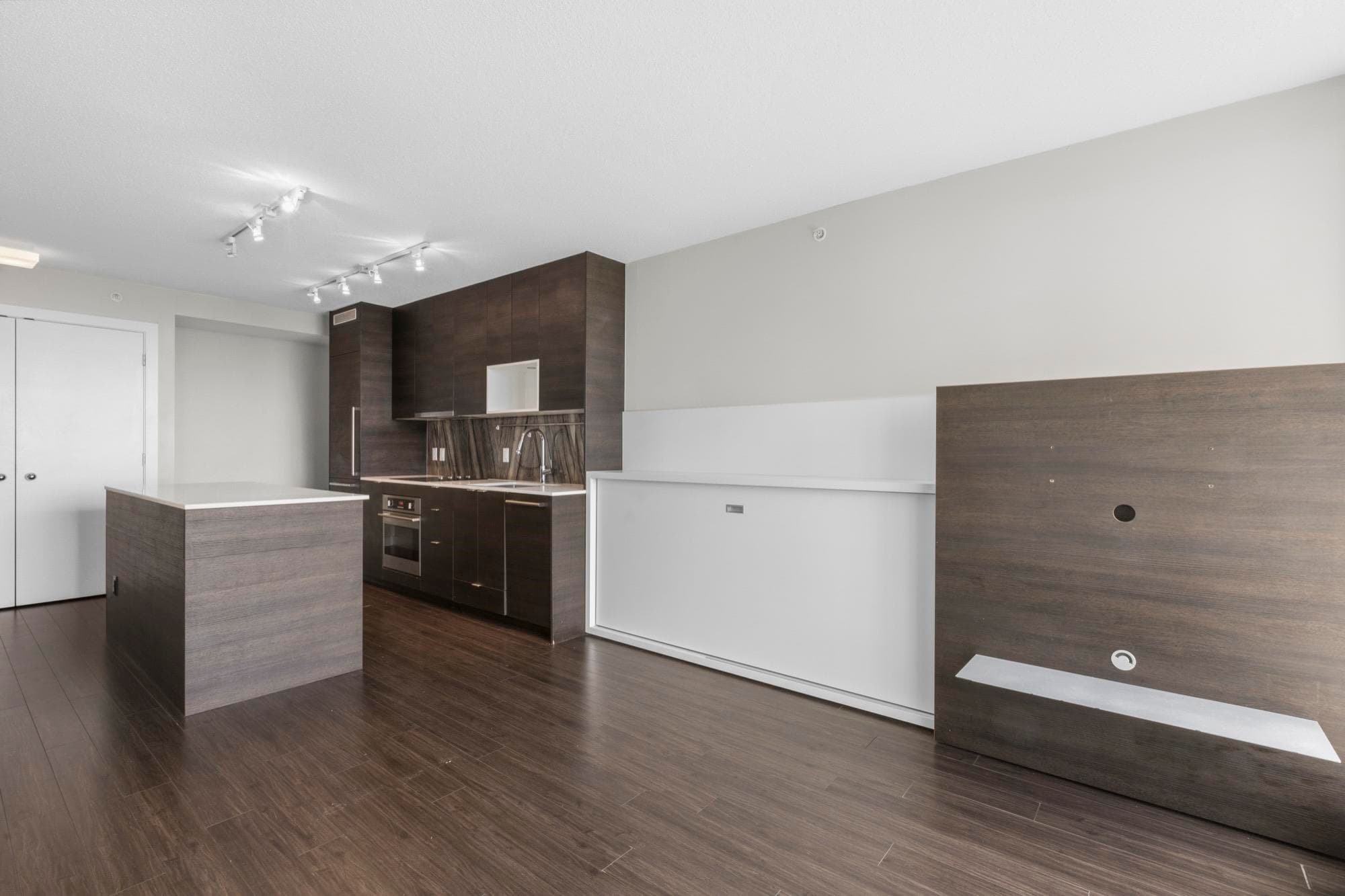 1912 - 13398 104 Avenue, Surrey, V3T 1V6 — photo 4
