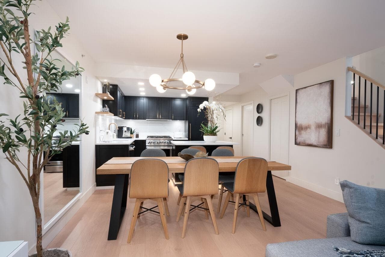 103 - 1133 Homer Street, Vancouver, V6B 0B1 — photo 2