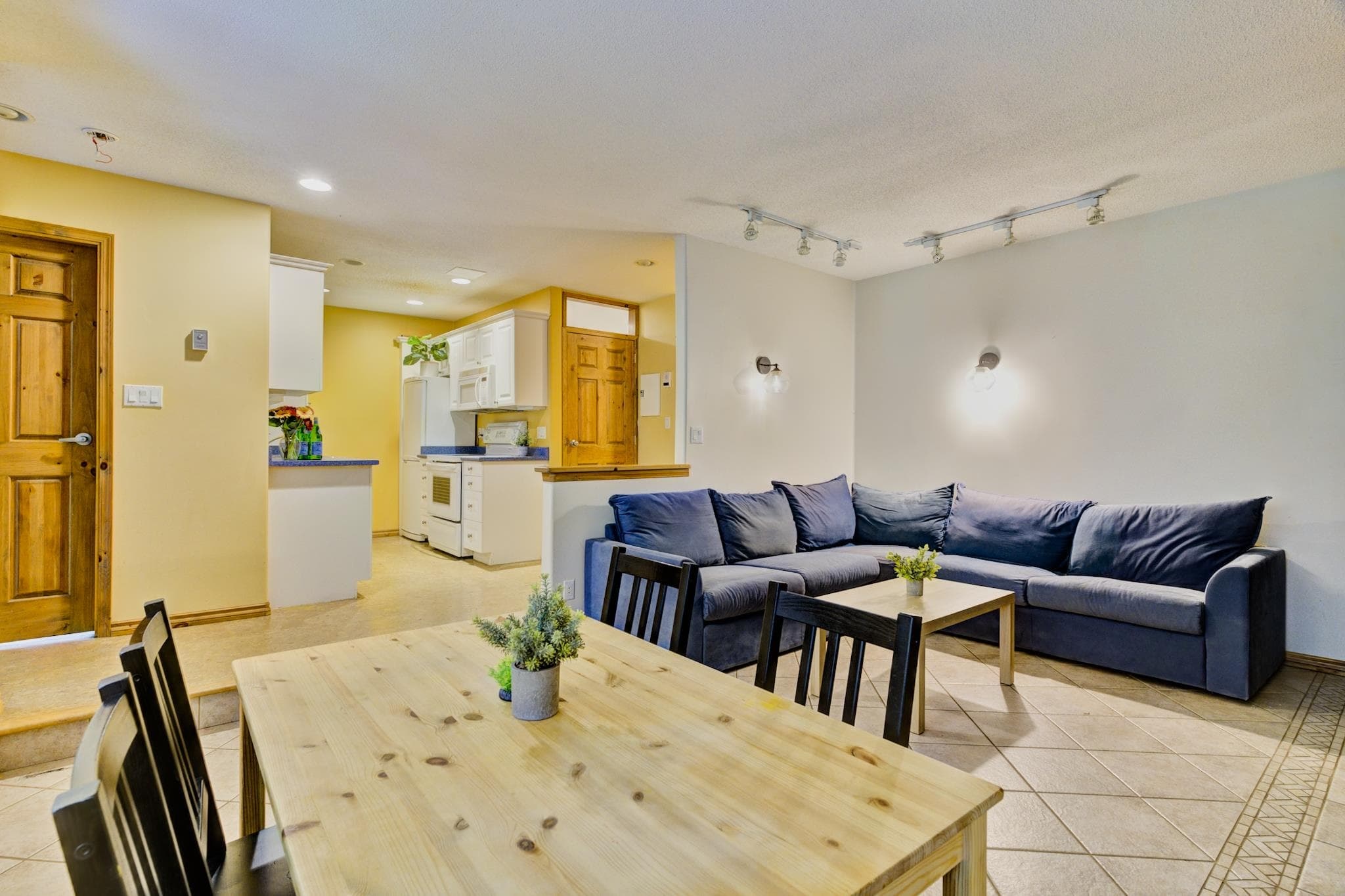 H205 - 1400 Alta Lake Road, Whistler, V8E 0G9 — photo 3