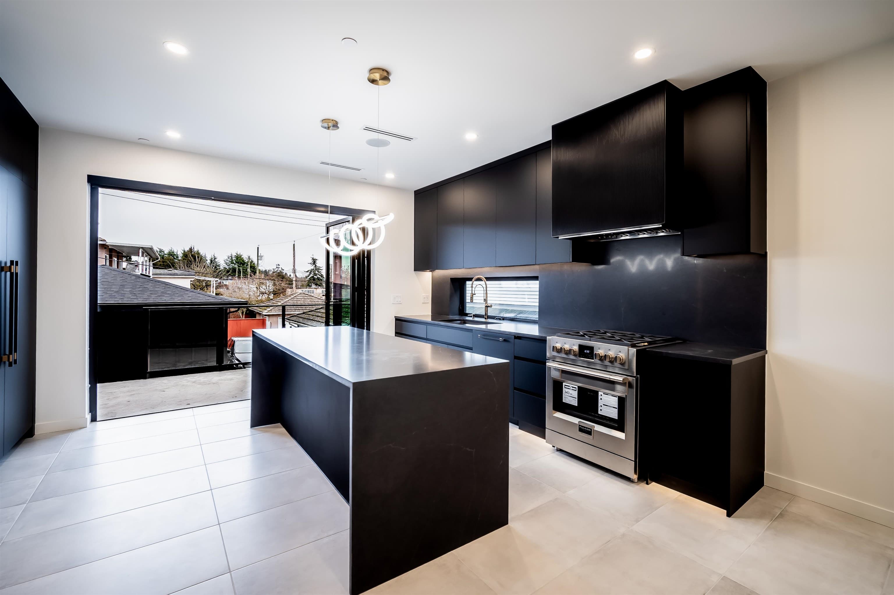 7962 Inverness Street, Vancouver, V5X 4H7 — photo 2