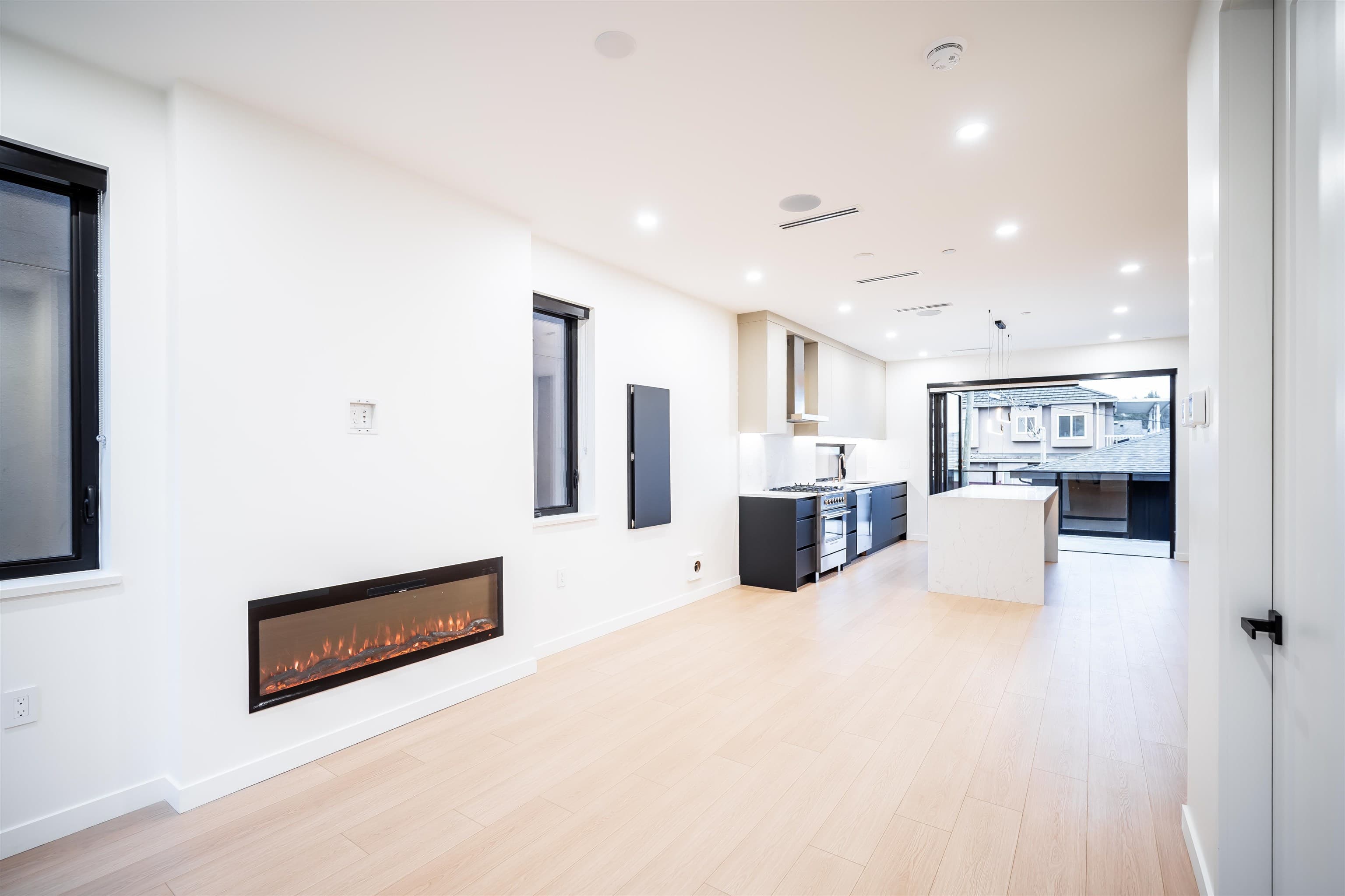 7960 Inverness Street, Vancouver, V5X 4H7 — photo 2