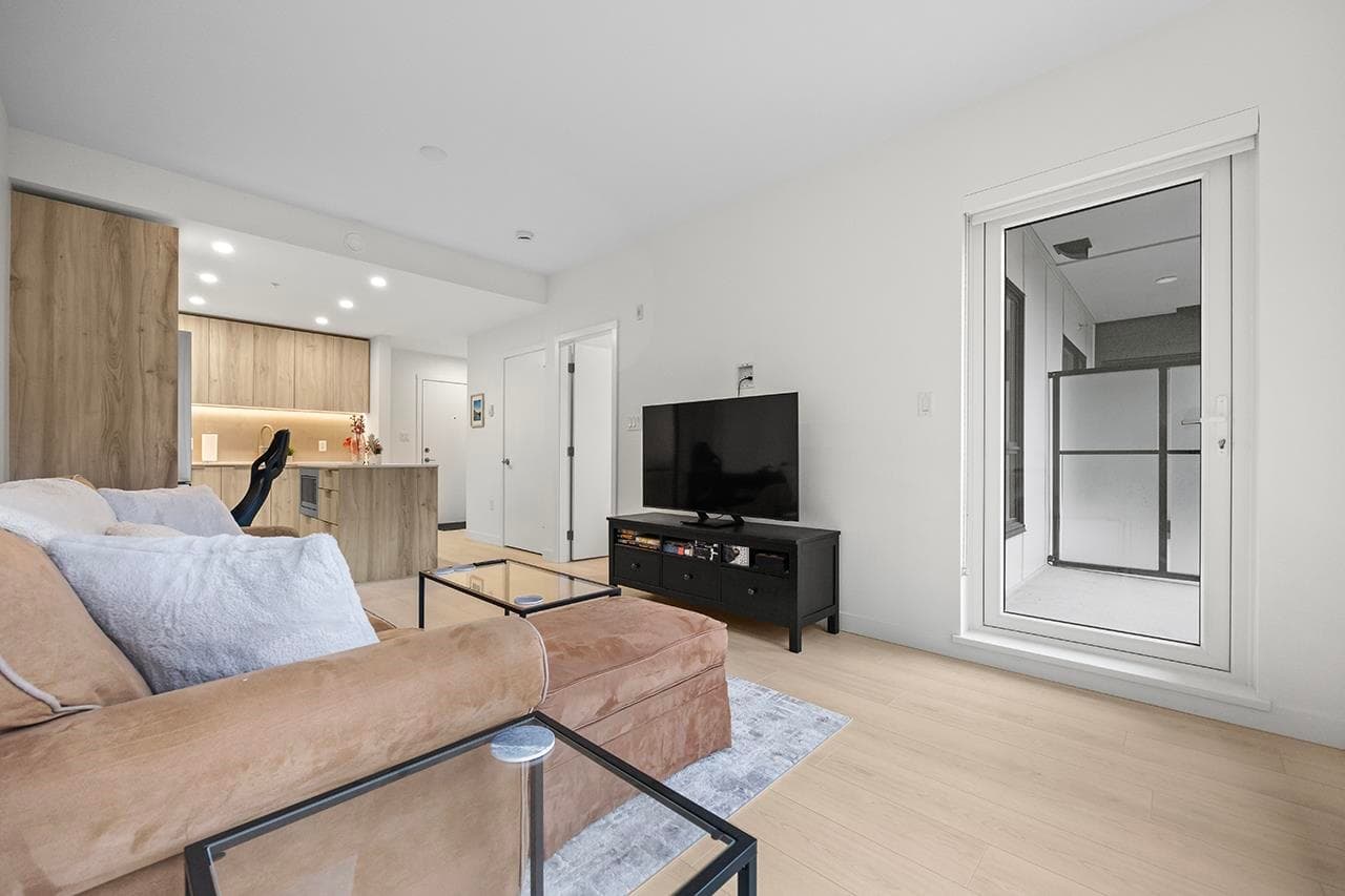 303 - 3596 Malsum Drive, North Vancouver, V7G 0B5 — photo 4