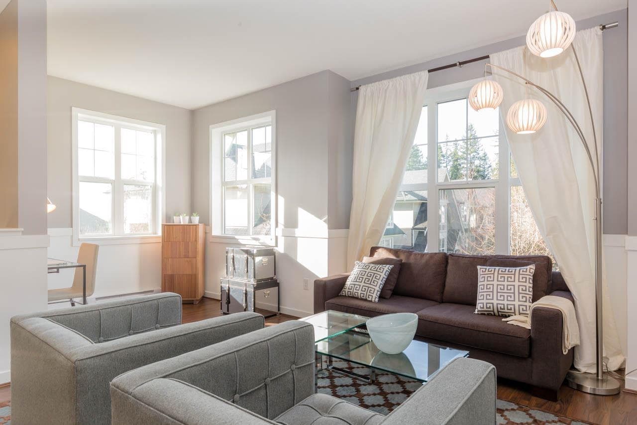 3355 Devonshire Avenue, Coquitlam, V3E 3H2 — photo 4