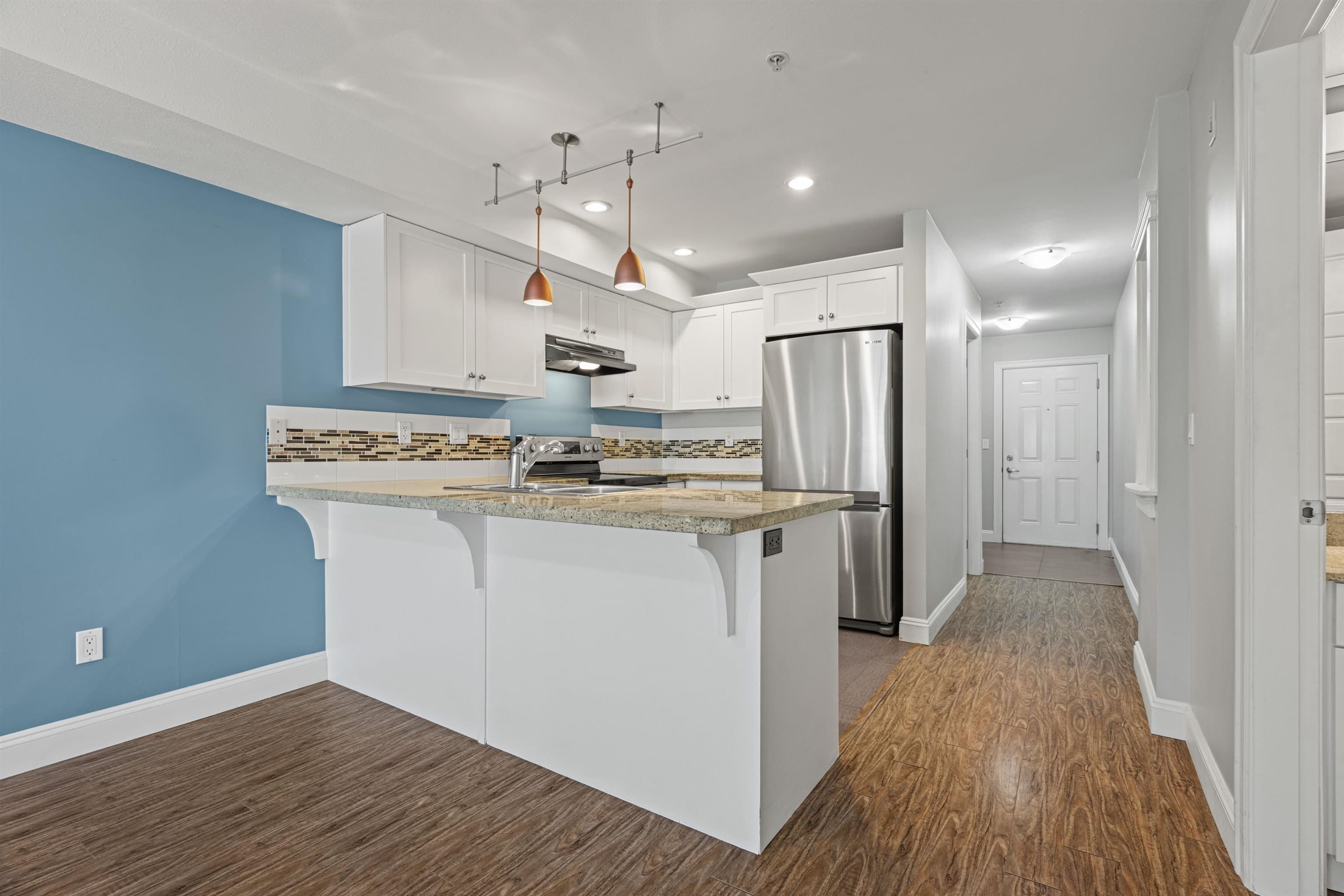 301 - 45640 Alma Avenue, Chilliwack, V2R 0P8 — photo 3