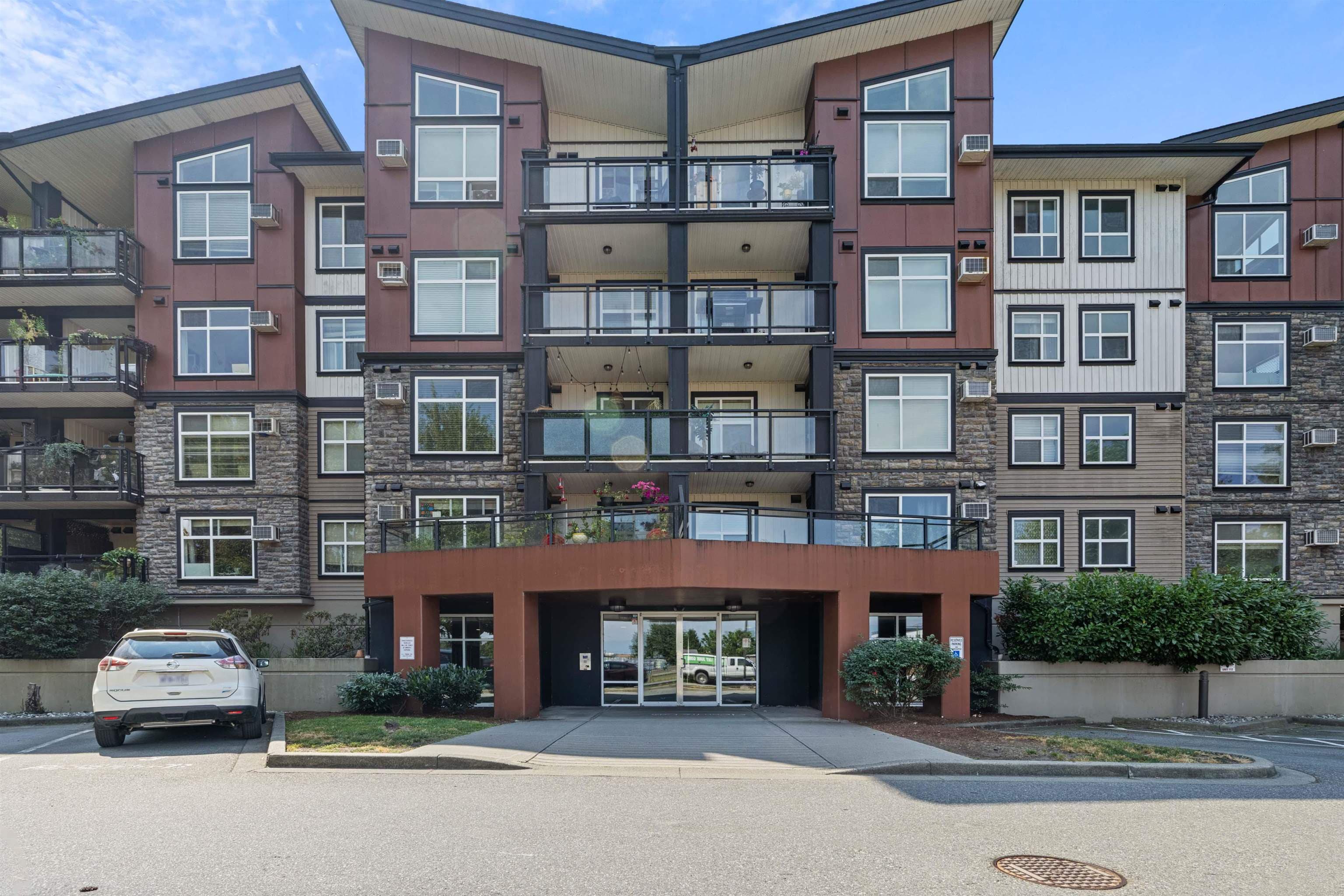 301 - 45640 Alma Avenue, Chilliwack, V2R 0P8 — photo 1