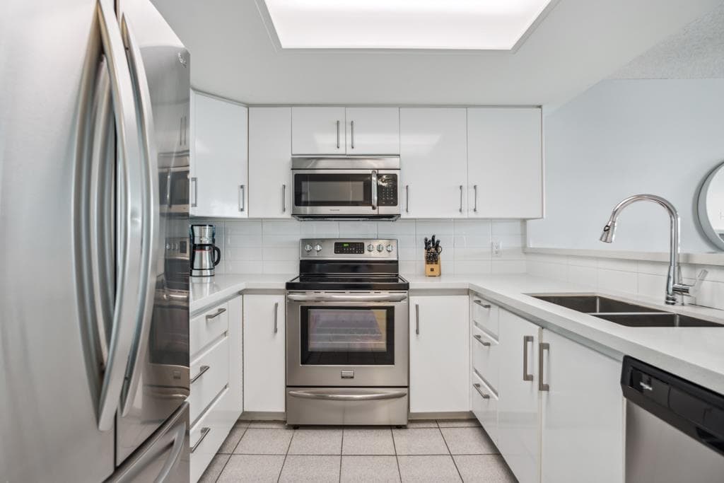 1303 - 1128 Quebec Street, Vancouver, V6A 4E1 — photo 3