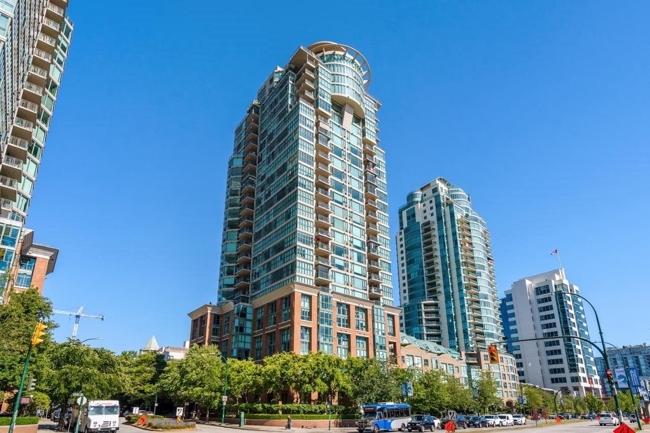 1303 - 1128 Quebec Street, Vancouver, V6A 4E1 — photo 1