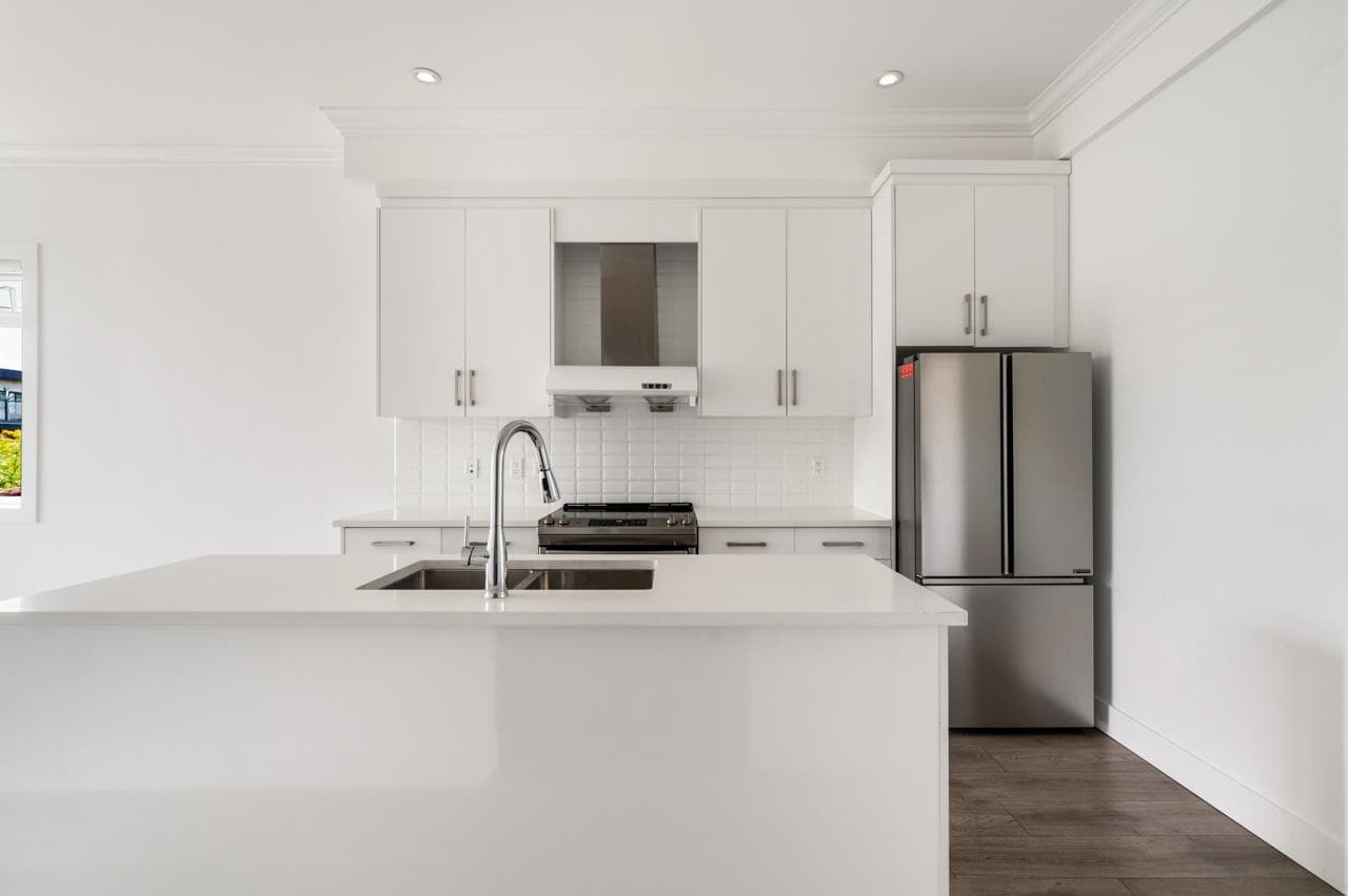 5043 Chambers Street, Vancouver, V5R 3L8 — photo 3