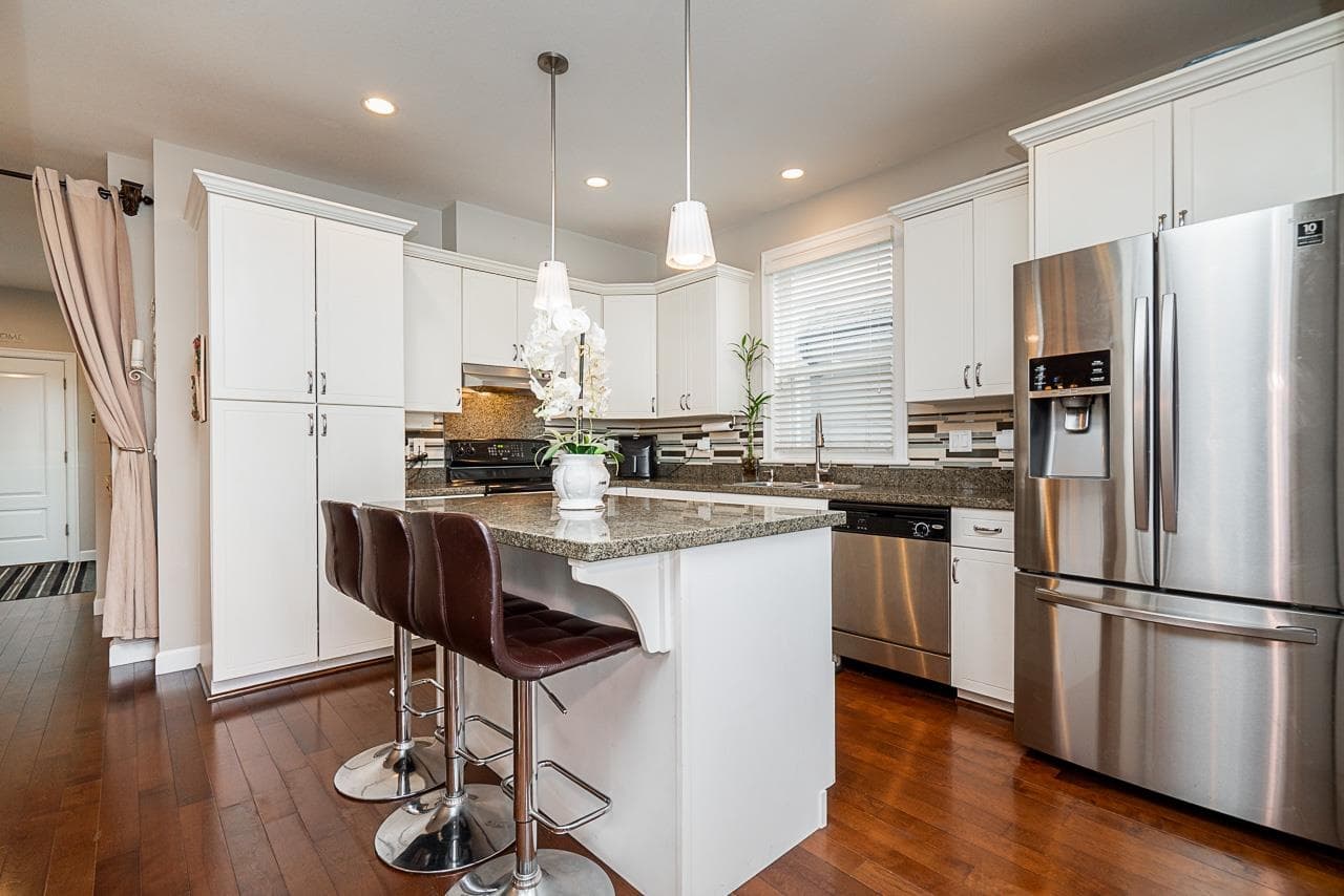 6781 193a Street, Surrey, V4N 0B8 — photo 3