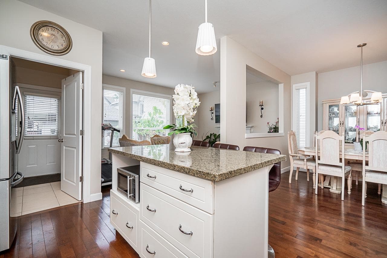 6781 193a Street, Surrey, V4N 0B8 — photo 4