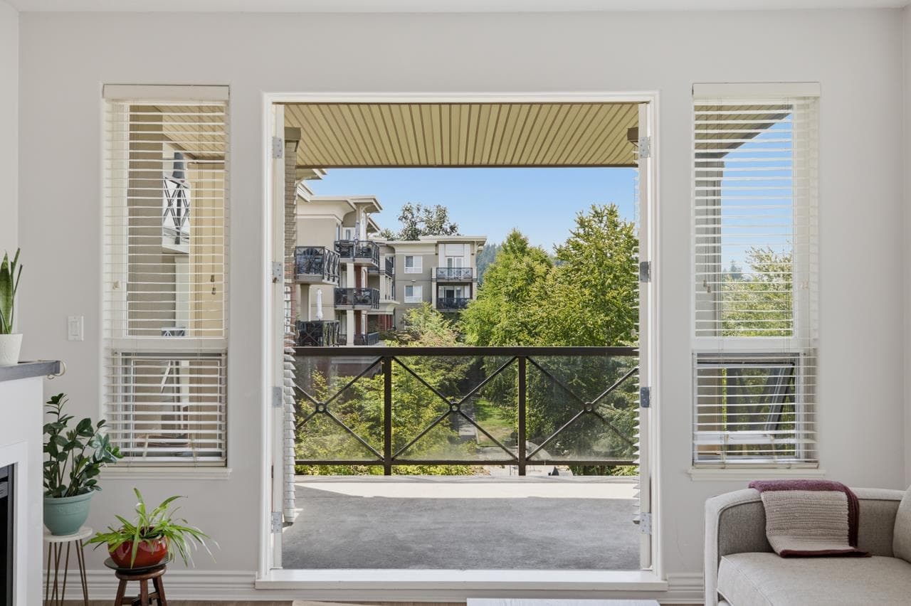 319 - 2970 King George Boulevard, Surrey, V4P 0E6 — photo 4