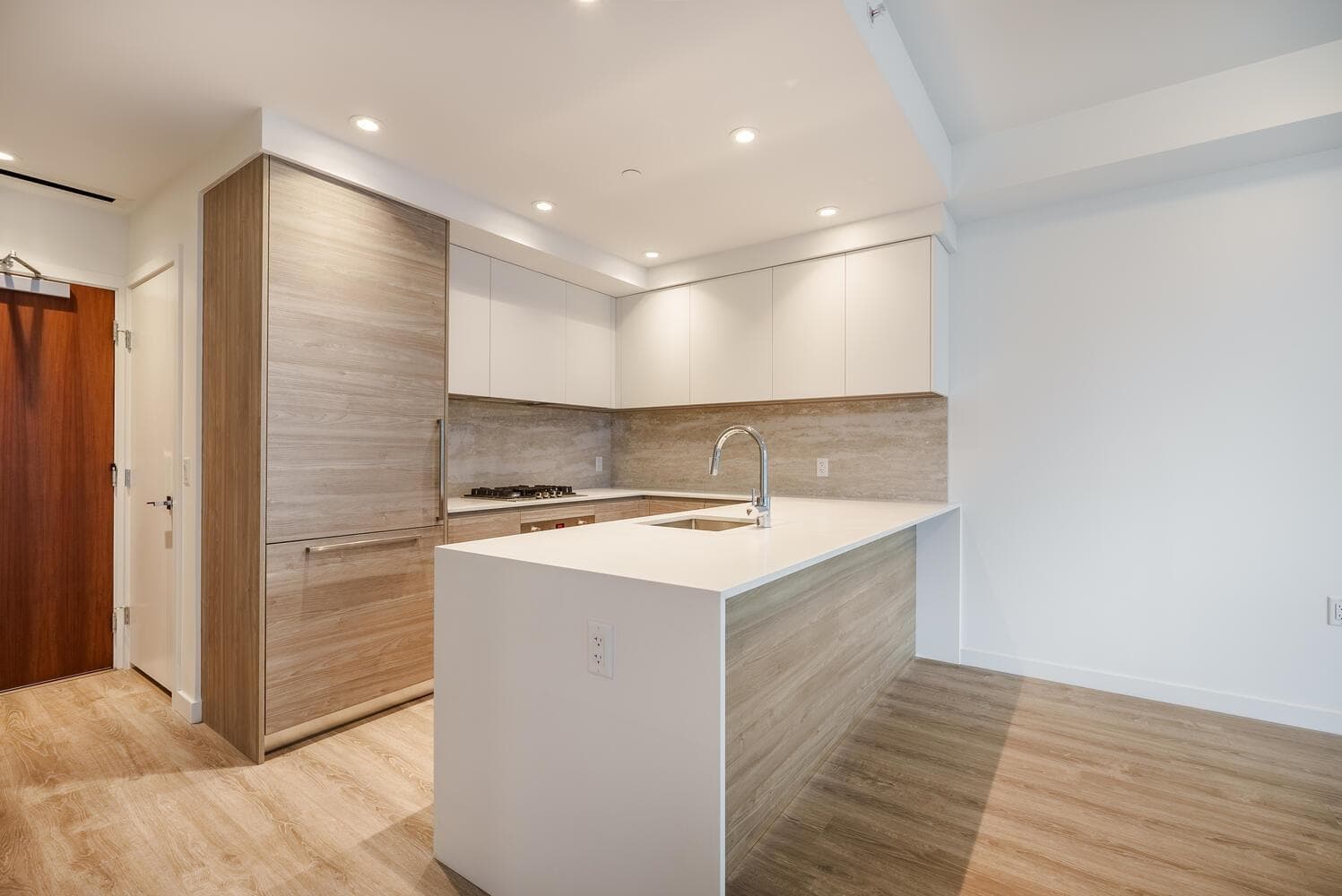 605 - 680 Quayside Drive, New Westminster, V3M 0P2 — photo 3