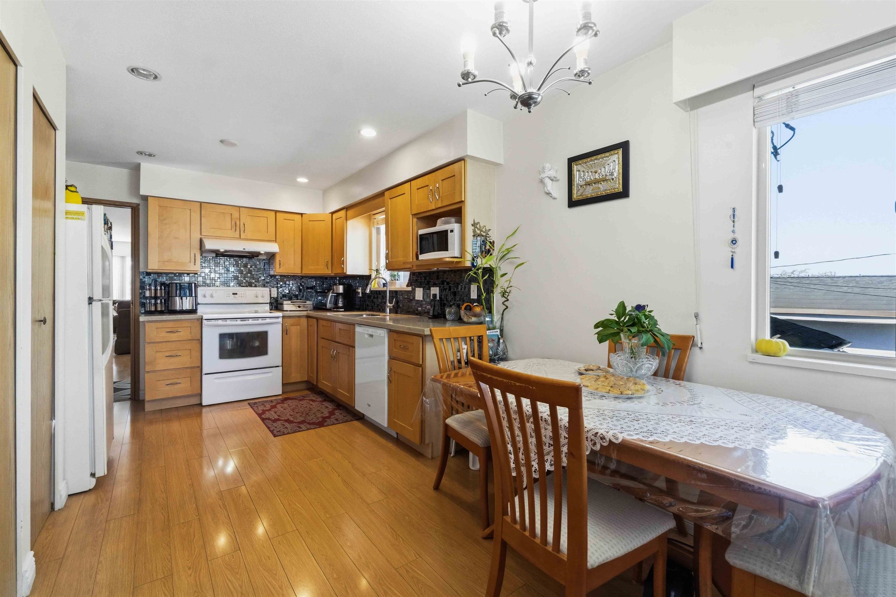 549 E 56th Avenue, Vancouver, V5X 1R6 — photo 3