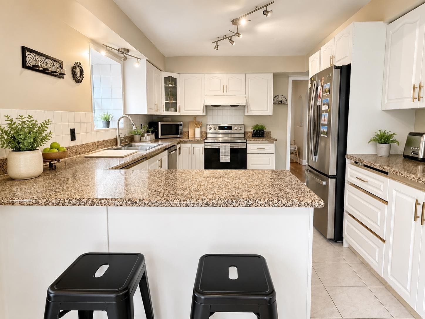 38304 Westway Avenue, Squamish, V8W 0W6 — photo 5