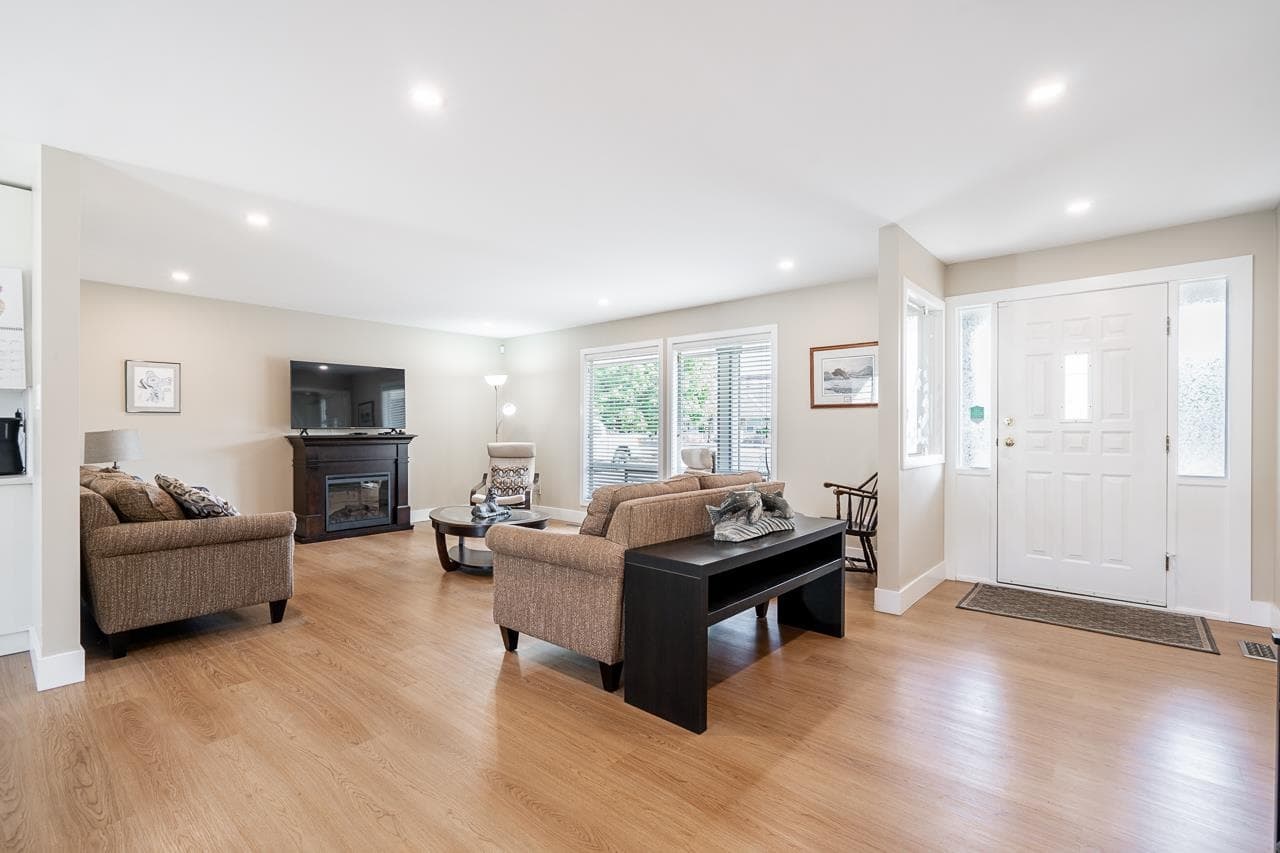 21711 52 Avenue, Langley, V2Y 1L7 — photo 2