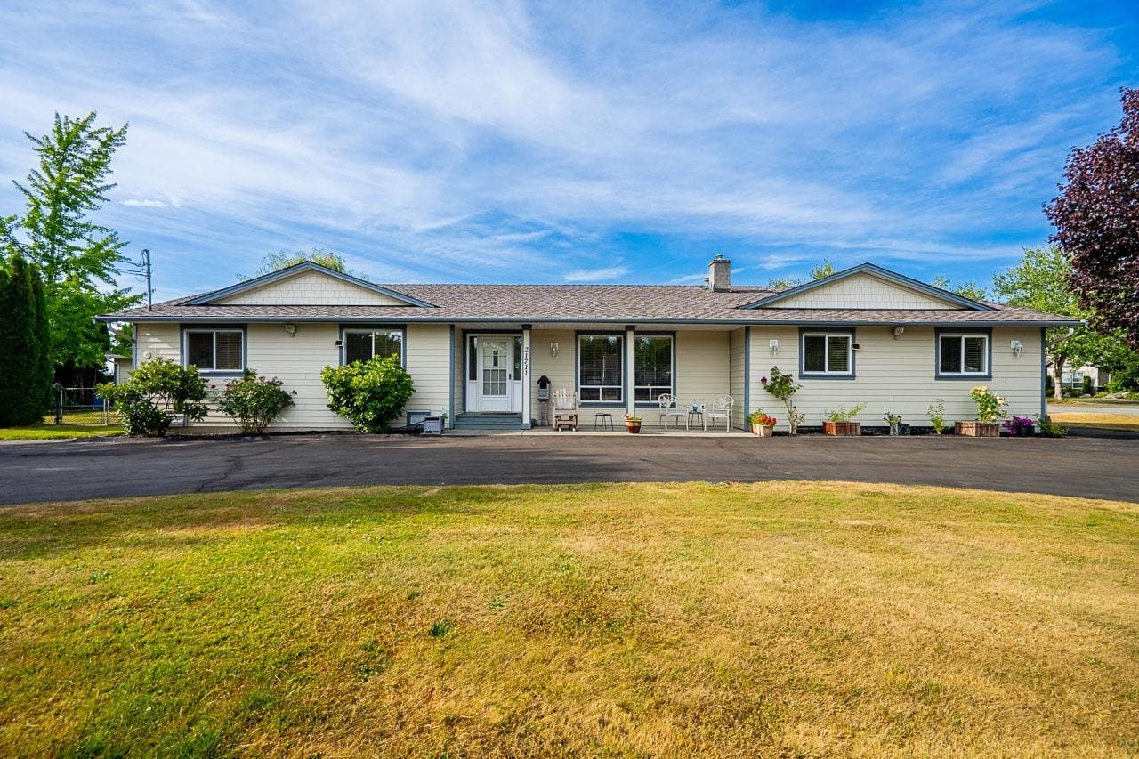 21711 52 Avenue, Langley, V2Y 1L7 — photo 1