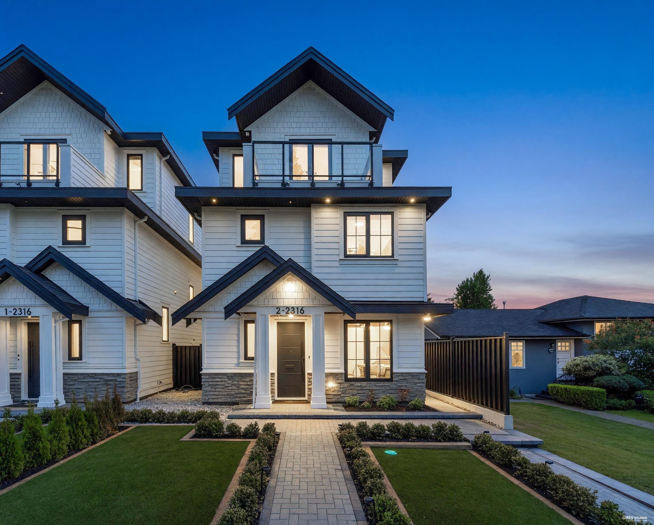 2 - 2316 Cliff Avenue, Burnaby