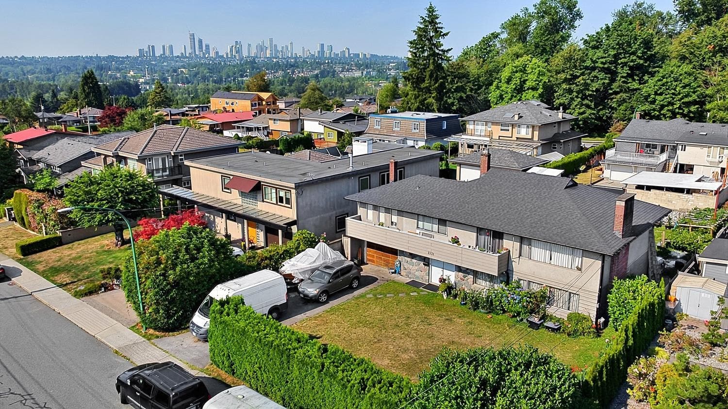 2231 Cliff Avenue, Burnaby, V5A 2L1 — photo 2