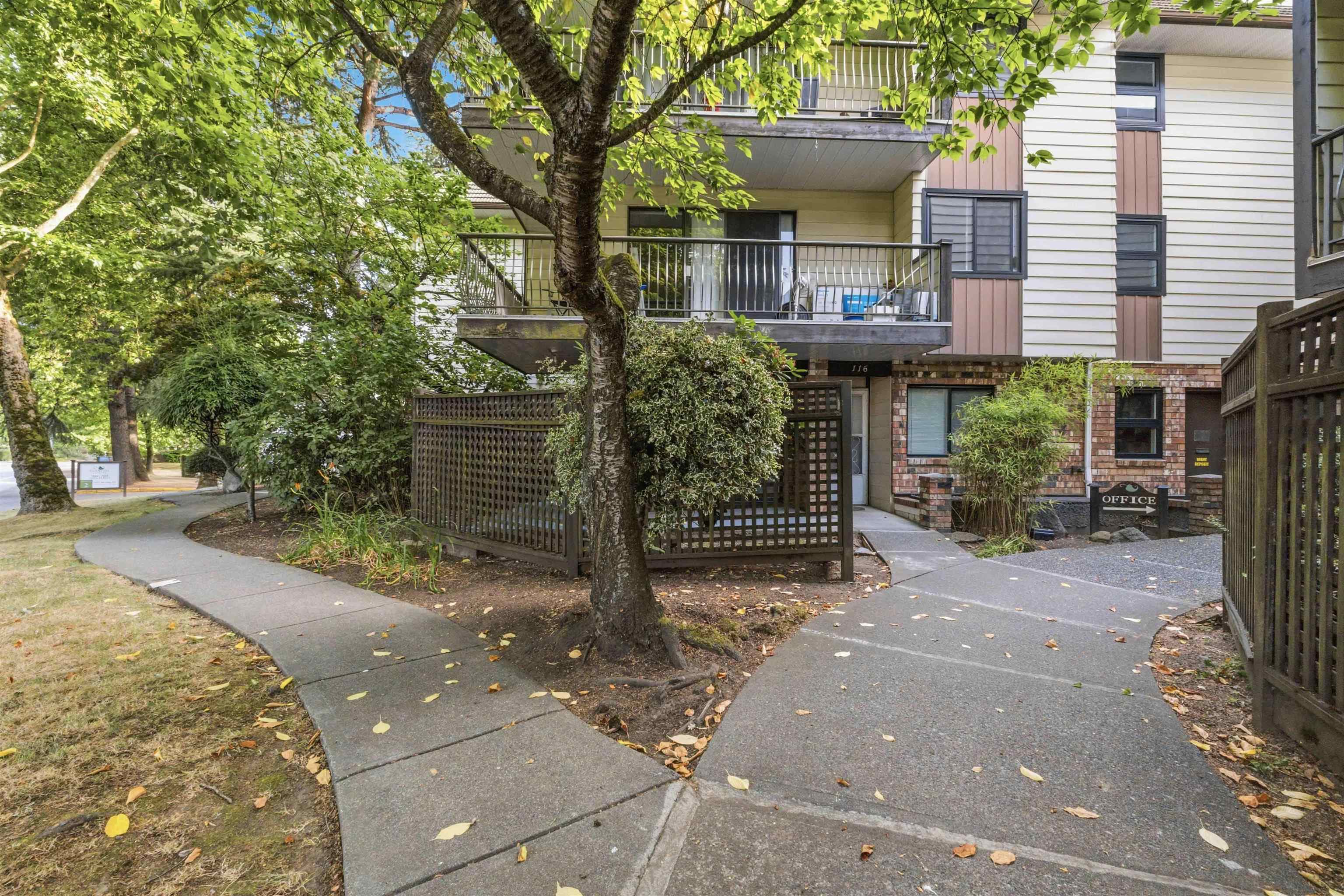 211 - 7426 138 Street, Surrey, V3W 8G4 — photo 2