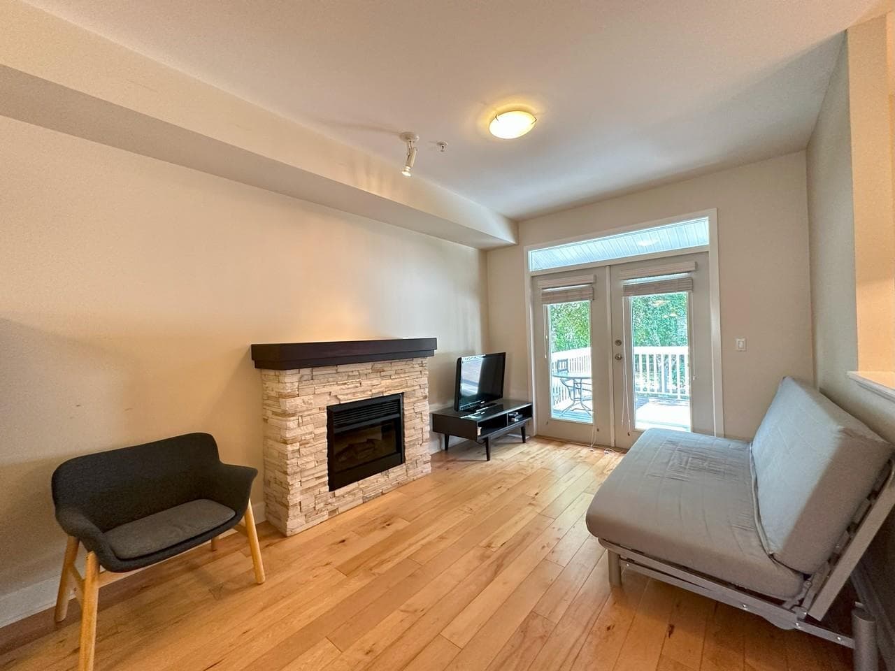 4388 Bayview Street, Richmond