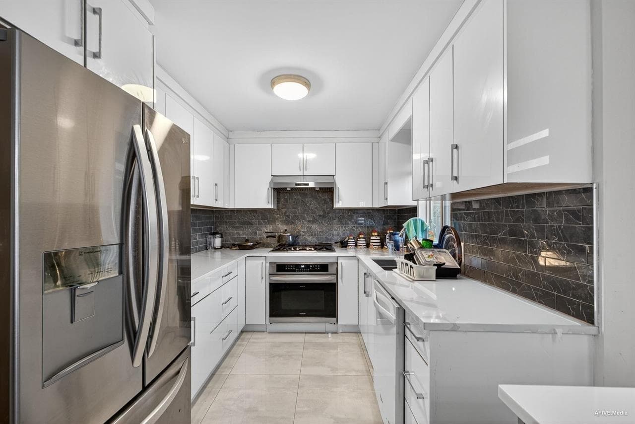 12079 84a Avenue, Surrey, V3W 0S7 — photo 5