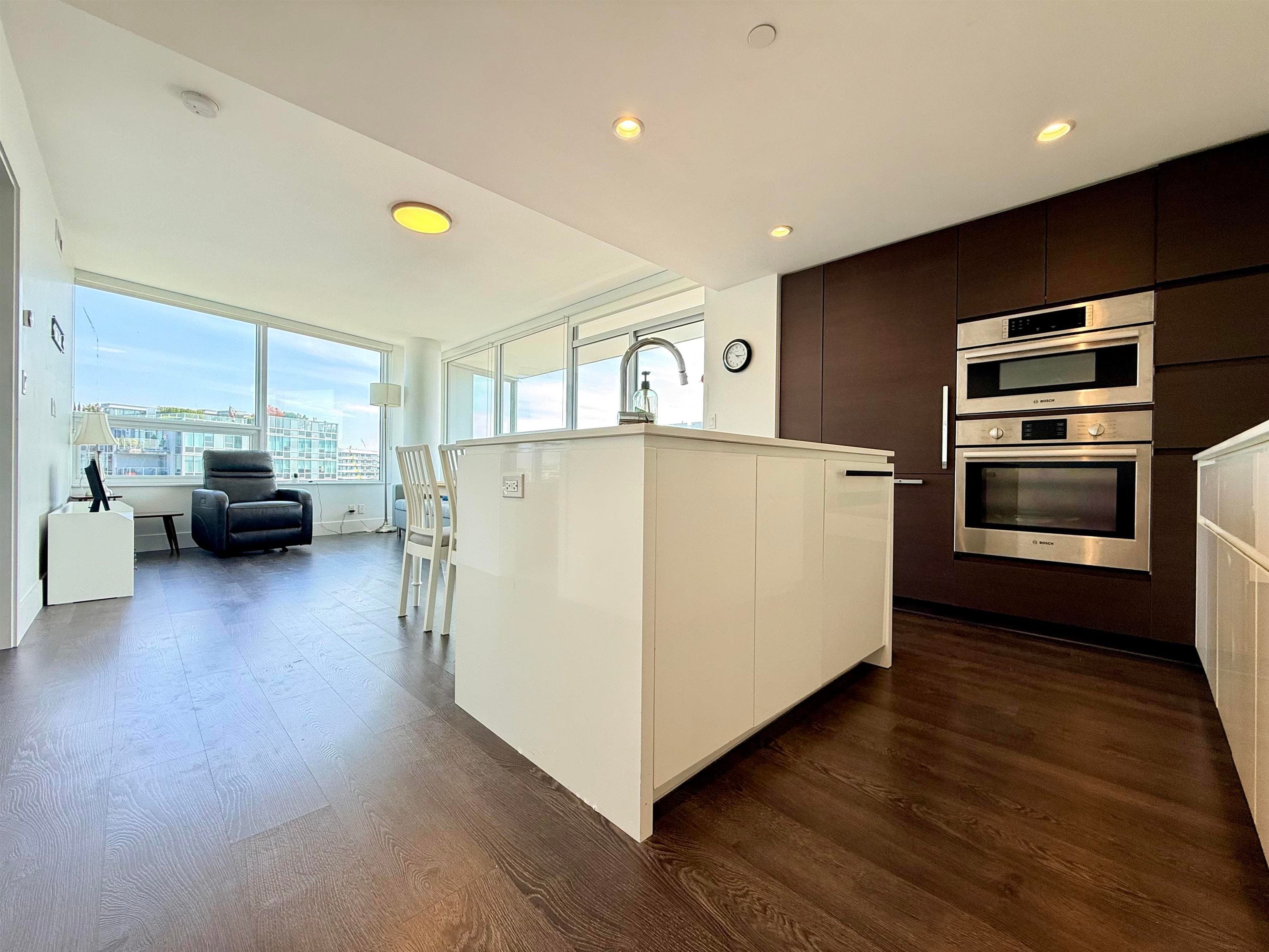1303 - 5508 Hollybridge Way, Richmond, V7C 0C7 — photo 1