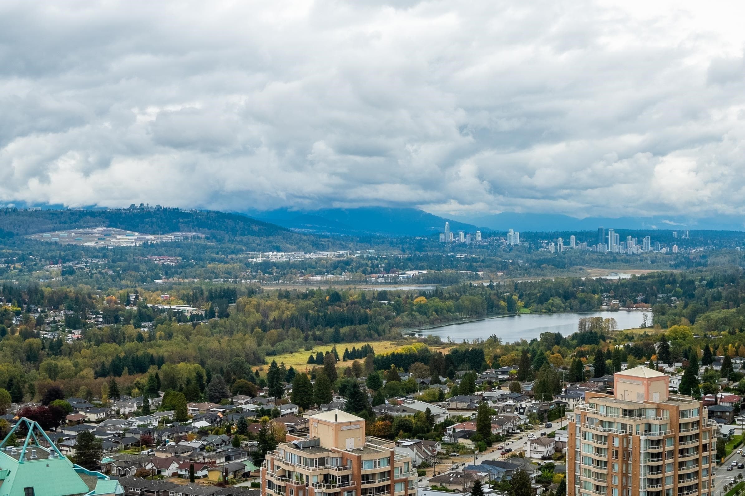 2207 - 6000 Mckay Avenue, Burnaby