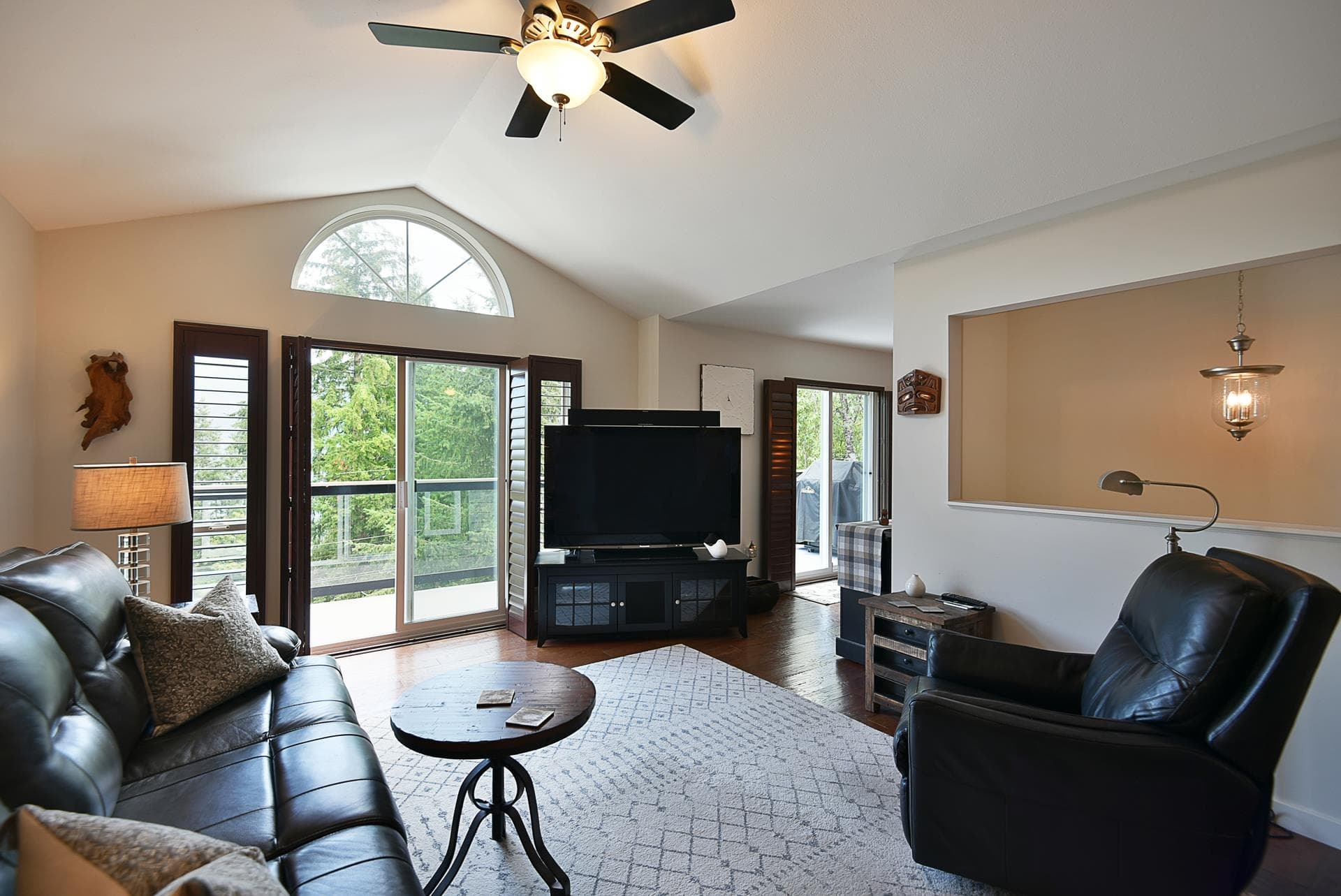 5866D Turnstone Crescent, Sechelt, V7Z 0L9 — photo 2