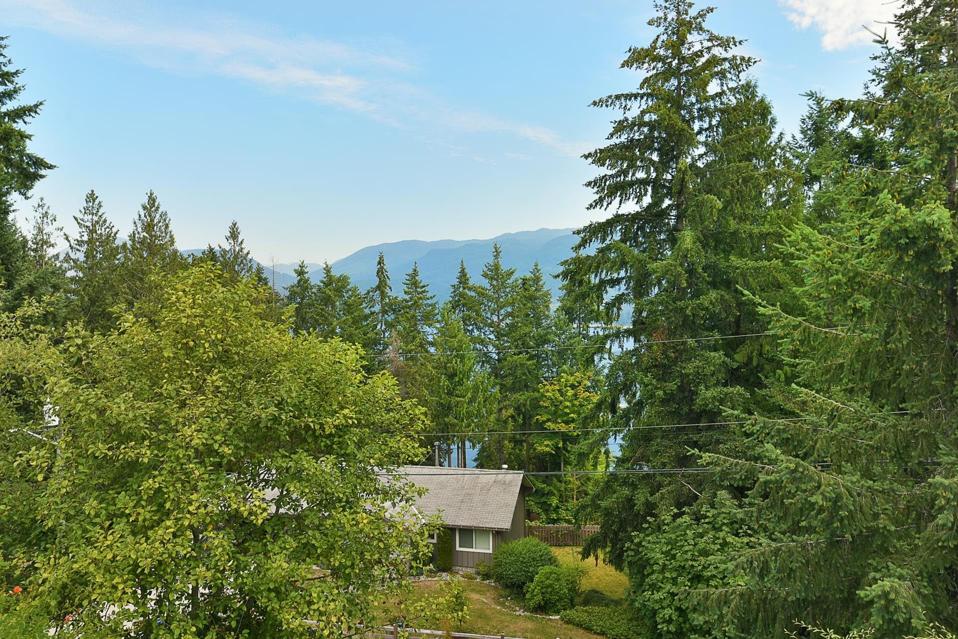 5866D Turnstone Crescent, Sechelt, V7Z 0L9 — photo 4