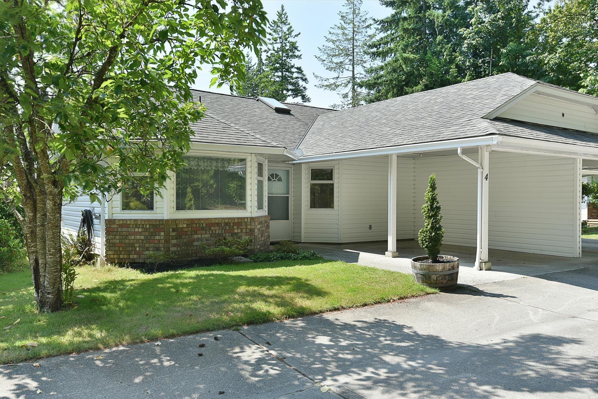 4 - 783 Reed Road, Gibsons, V0N 1V7 — photo 1