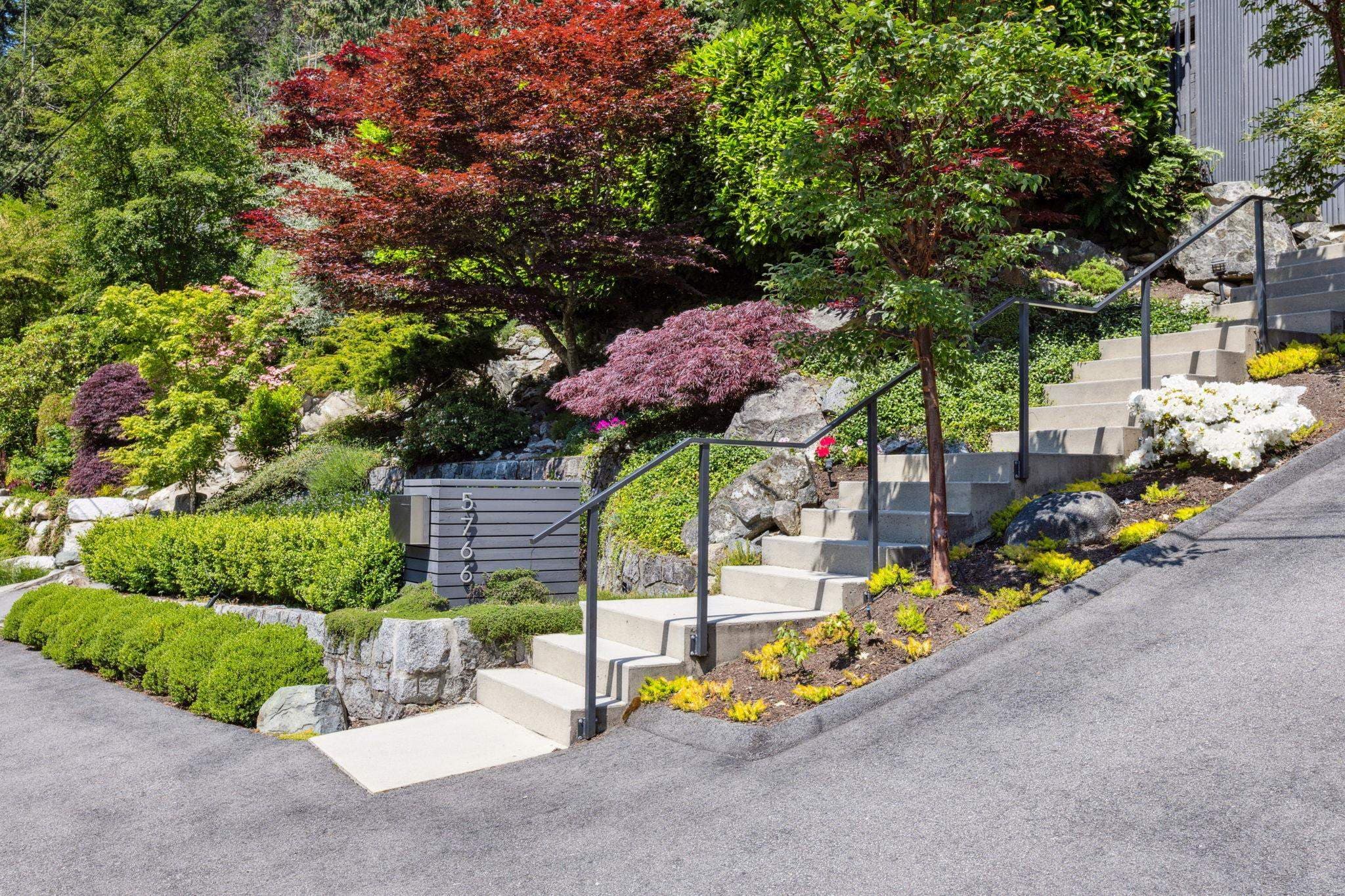 5766 Cranley Drive, West Vancouver, V7W 1S8 — photo 2