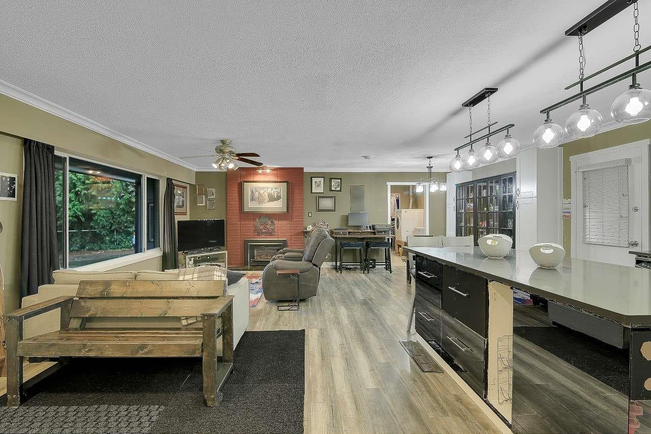 24835 Smith Avenue, Maple Ridge, V4R 2A7 — photo 2