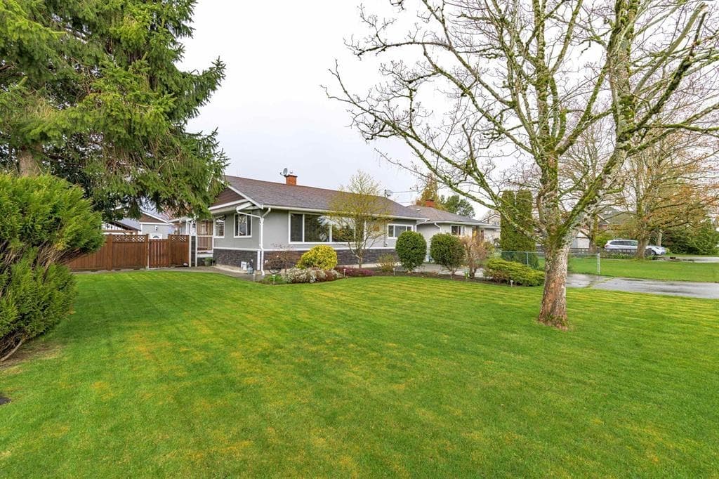 4729 60b Street, Delta, V4K 3K9 — photo 1