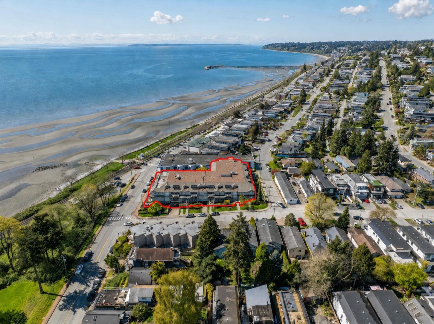 204 - 15621 Marine Drive, White Rock, V4B 1E1 — photo 2