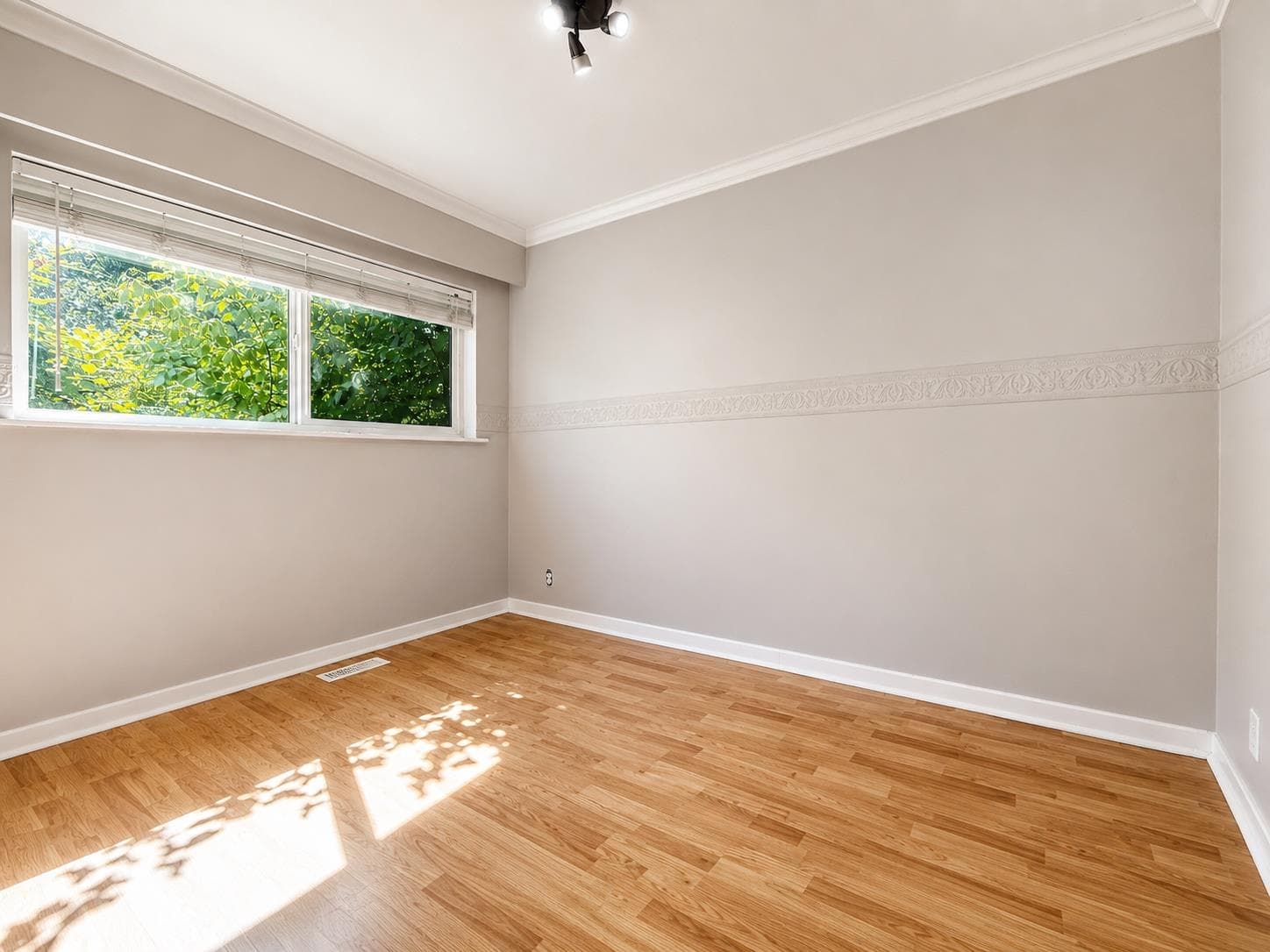 910 Robinson Street, Coquitlam, V3J 4G6 — photo 3
