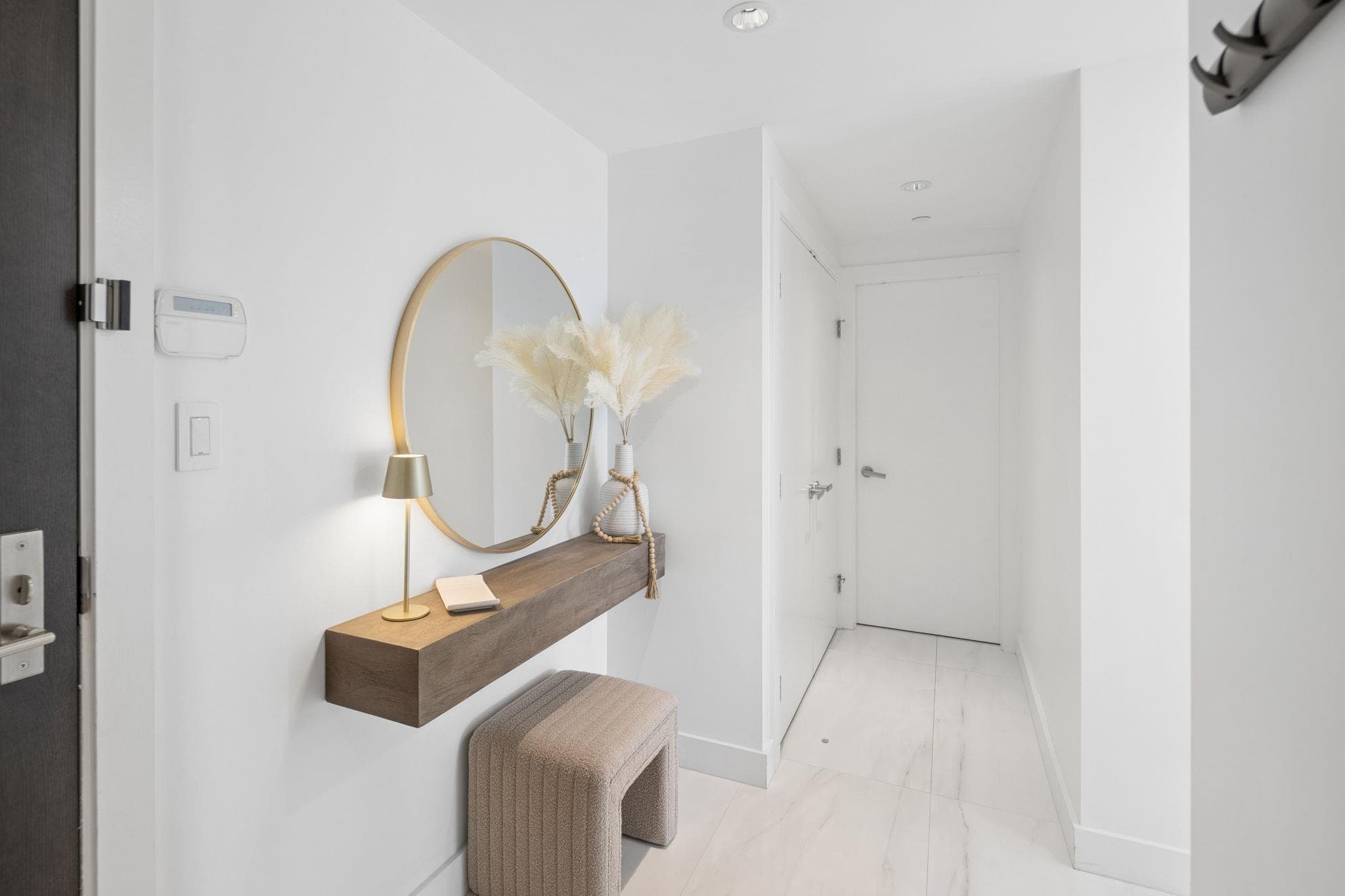1701 - 1372 Seymour Street, Vancouver, V6B 0L1 — photo 2