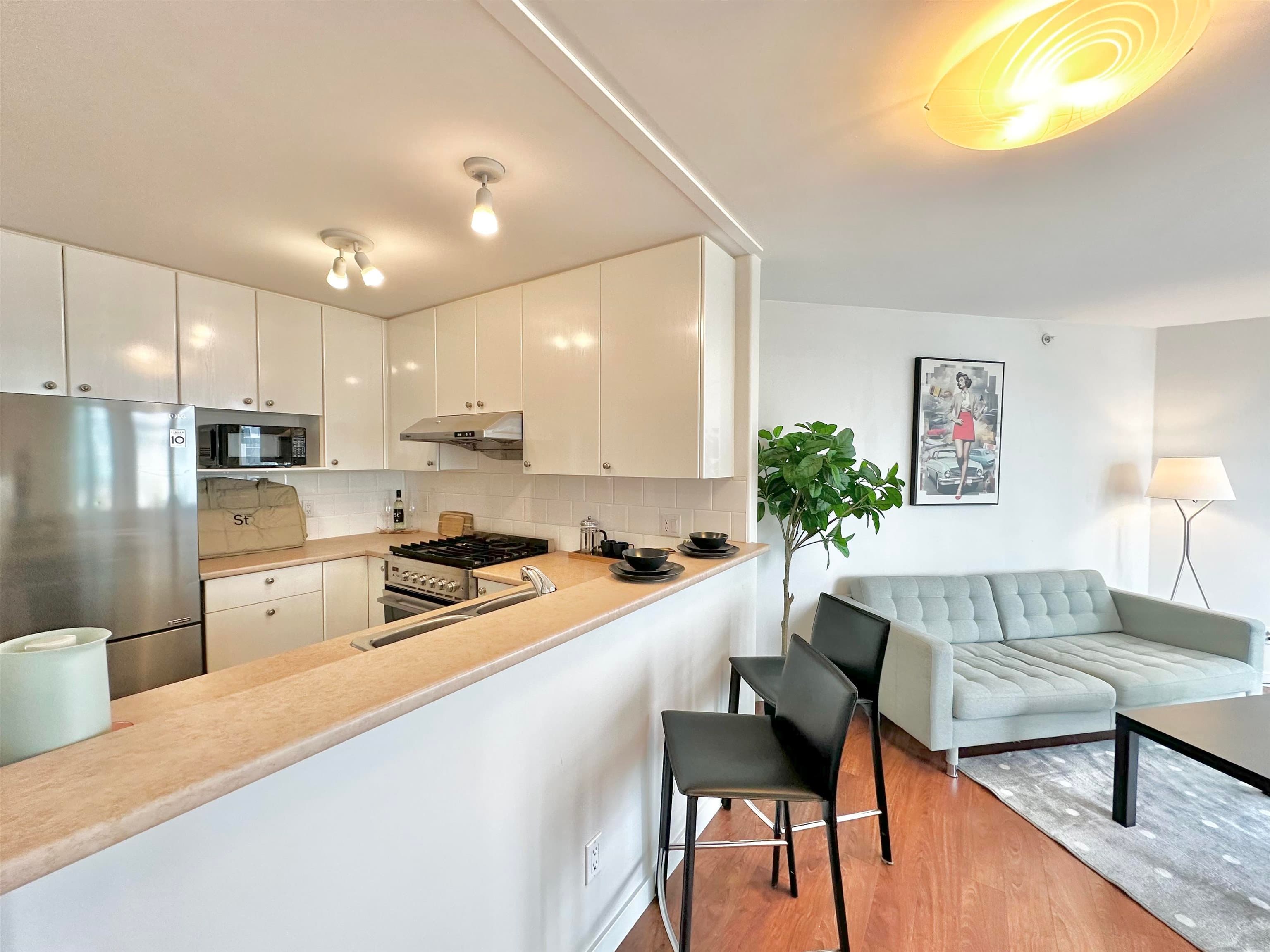 902 - 4567 Hazel Street, Burnaby, V5H 4V4 — photo 3