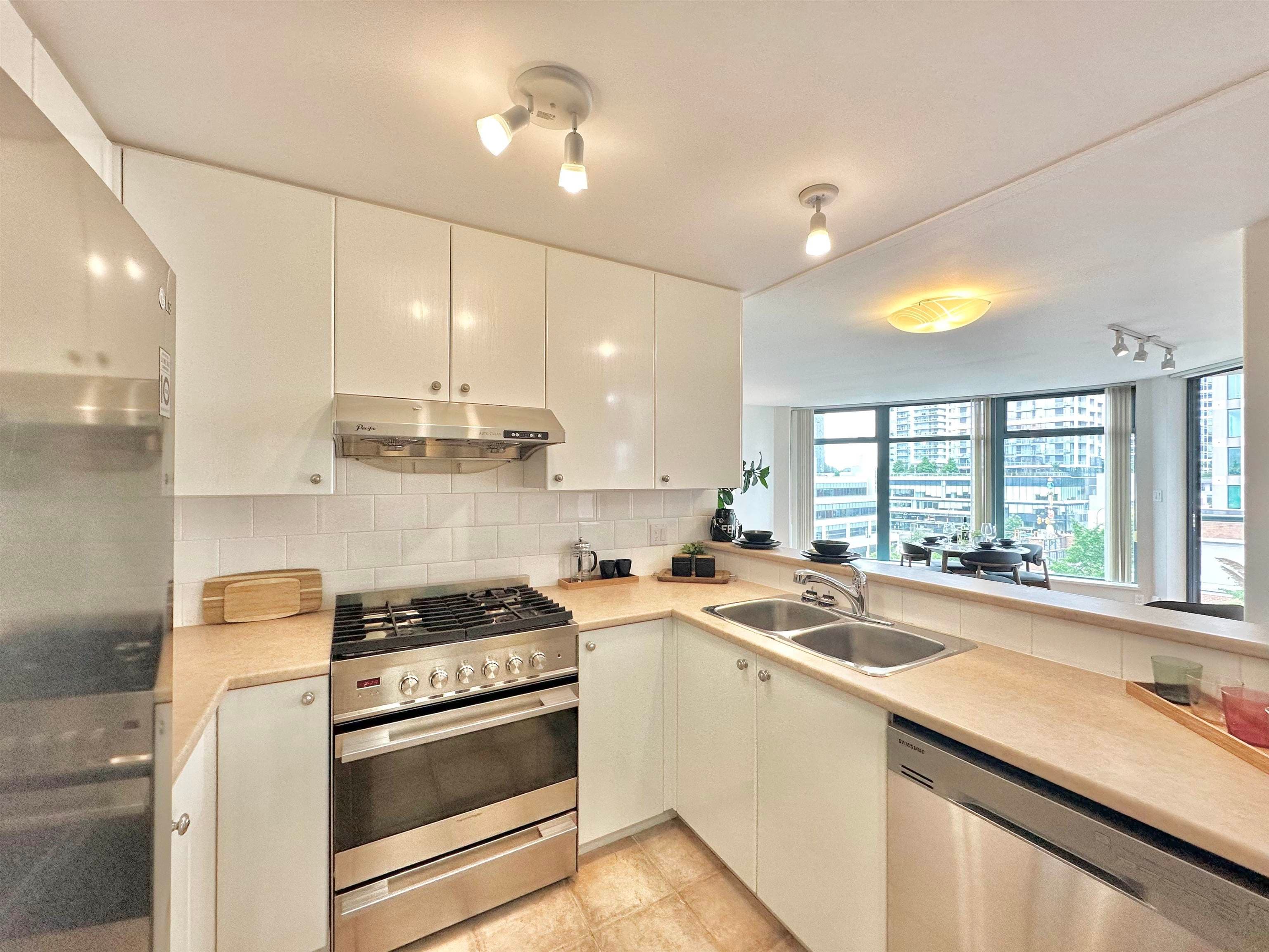 902 - 4567 Hazel Street, Burnaby, V5H 4V4 — photo 5